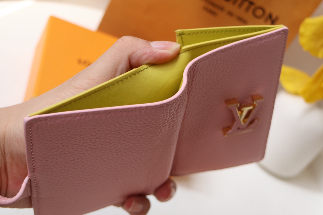 【LOUIS VUITTON】9 x 12 x2CM