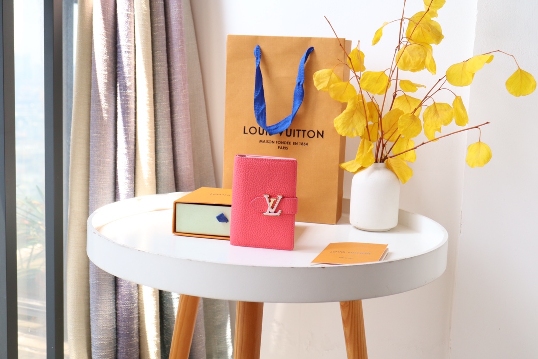 【LOUIS VUITTON】9 x 12 x2CM