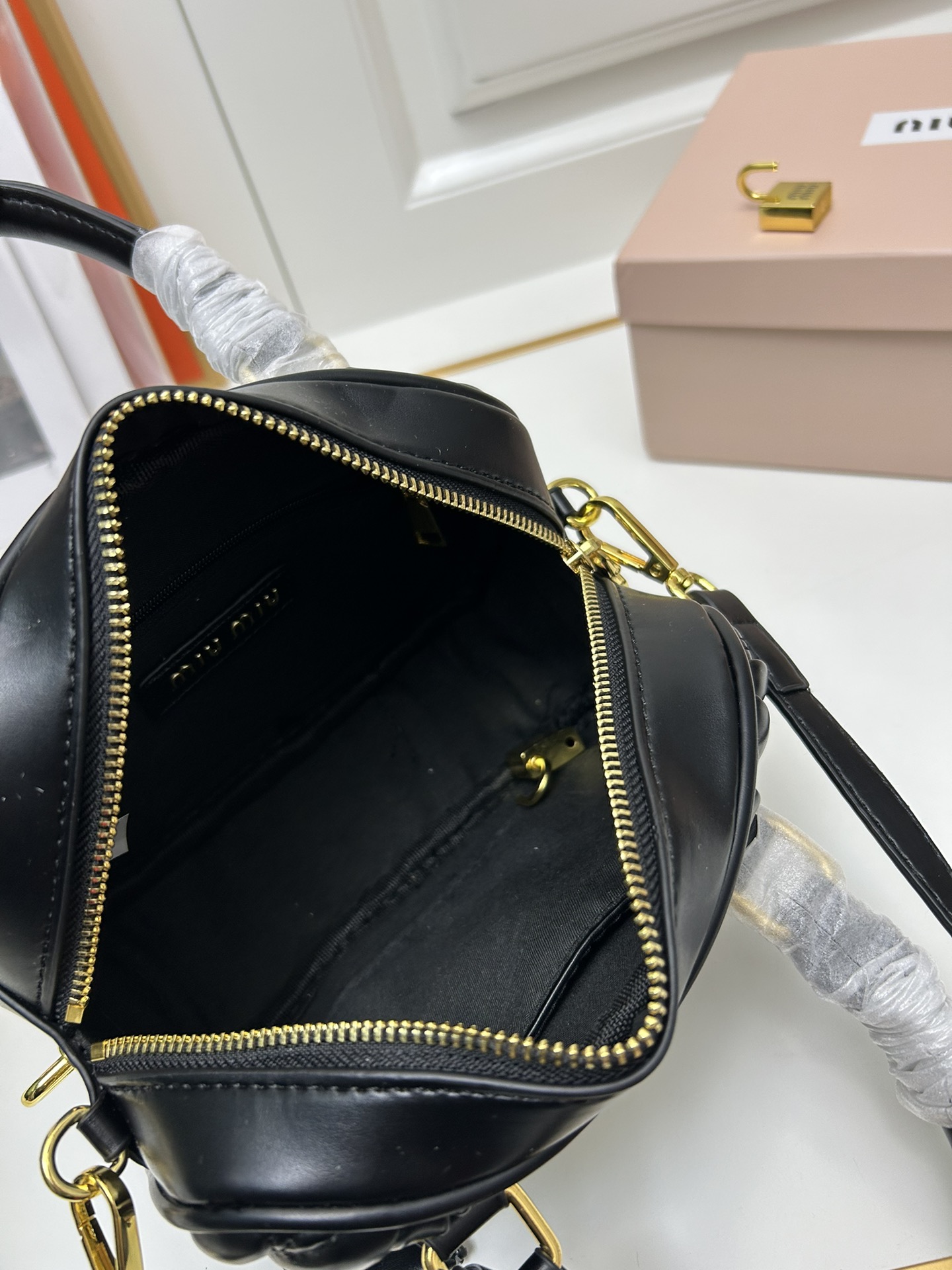 【MIUMIU】25x17x7cm