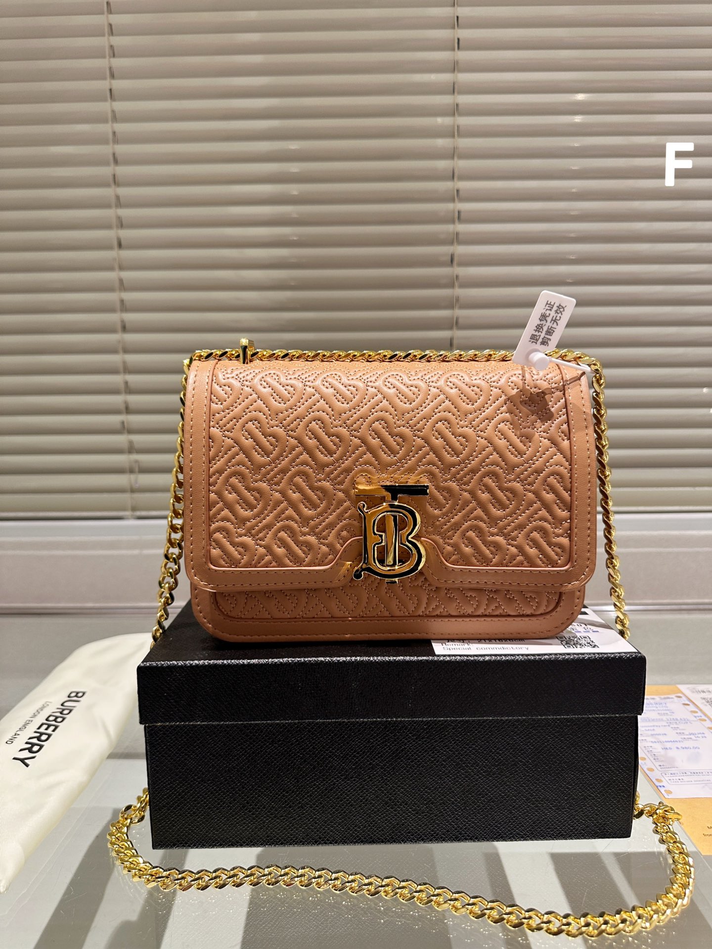 【Burberry】21×16×10cm