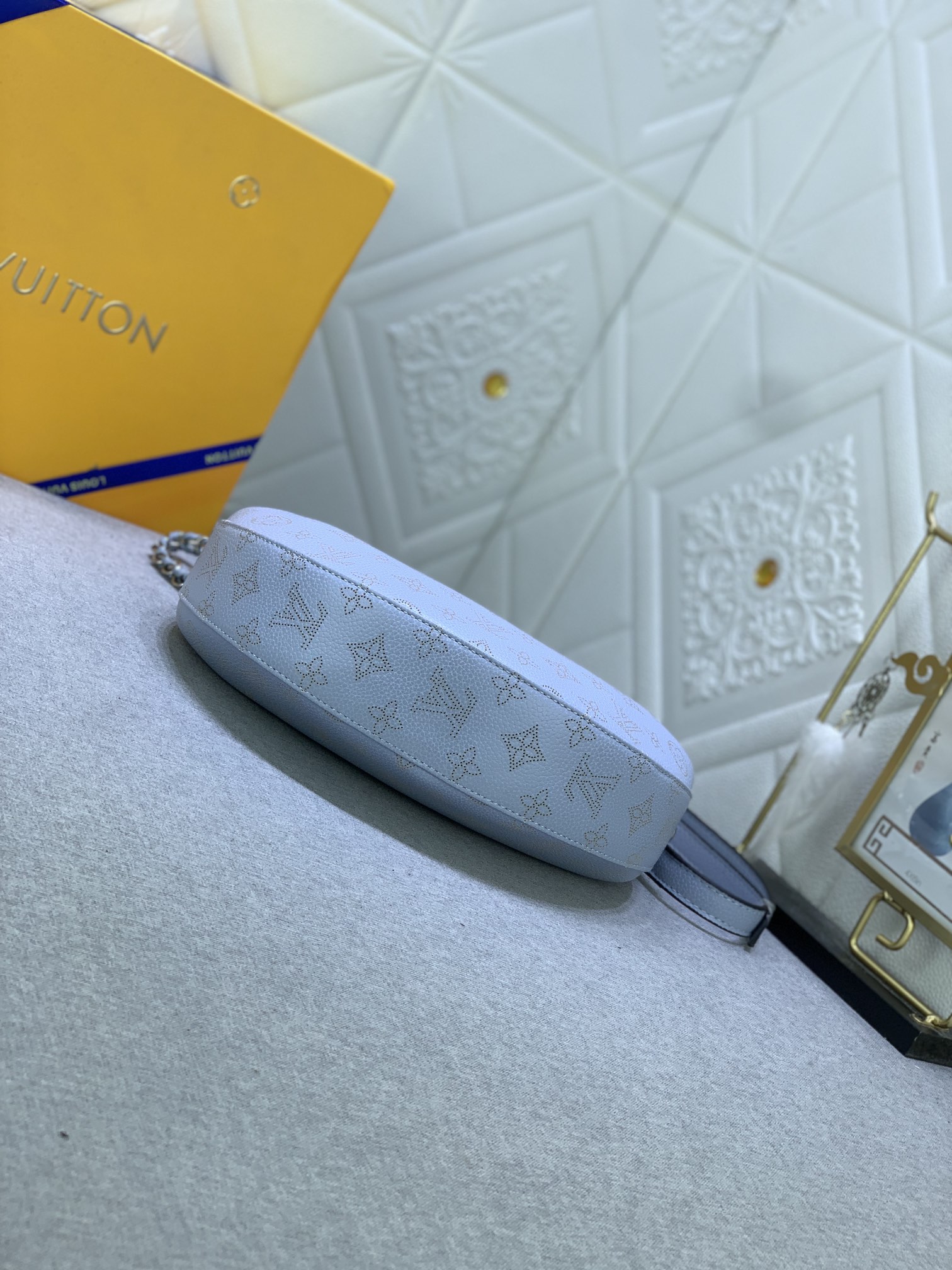 【LOUIS VUITTON】26.0 x 17.0 x 7.5 CM