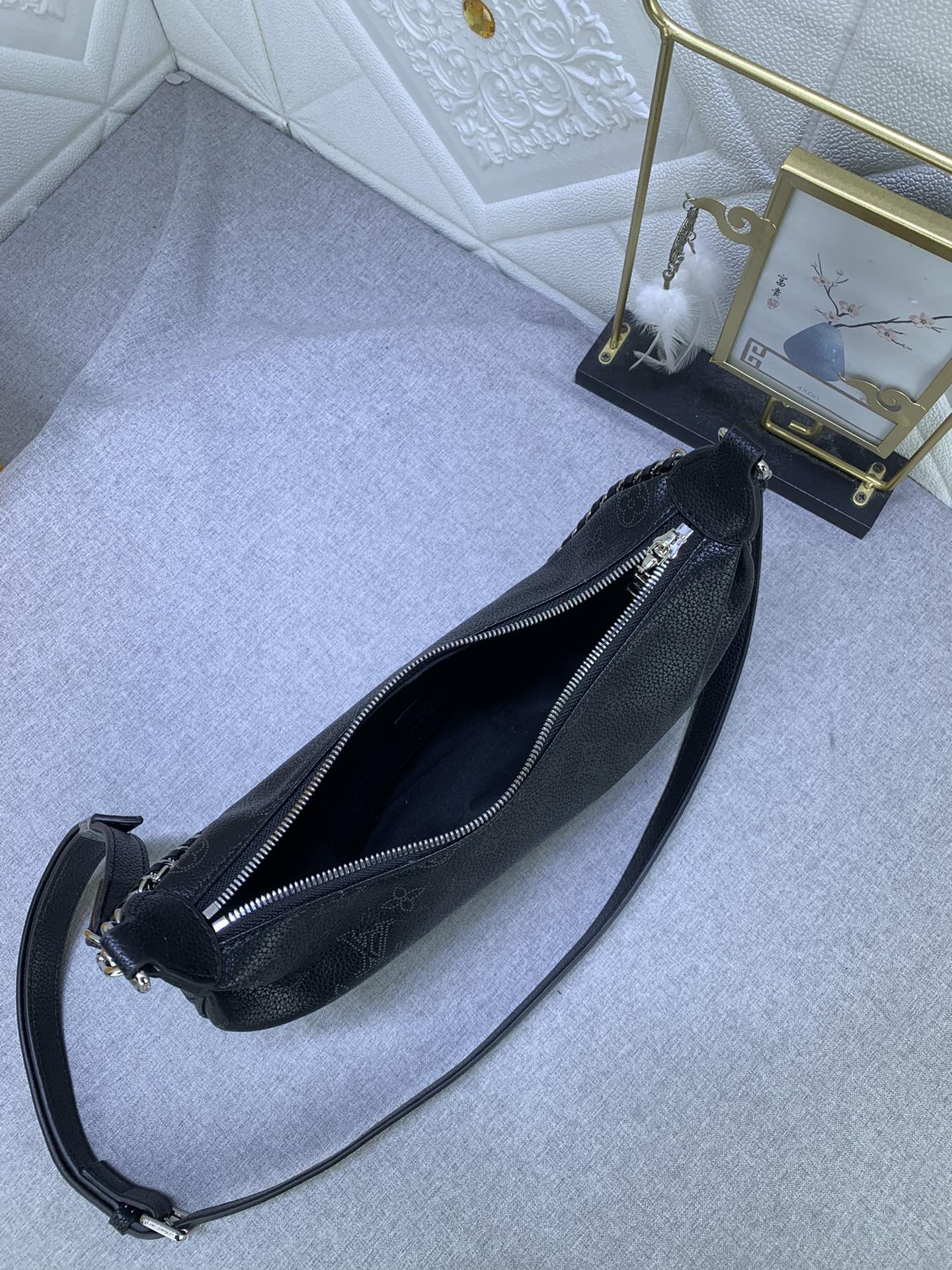 【LOUIS VUITTON】26.0 x 17.0 x 7.5 CM