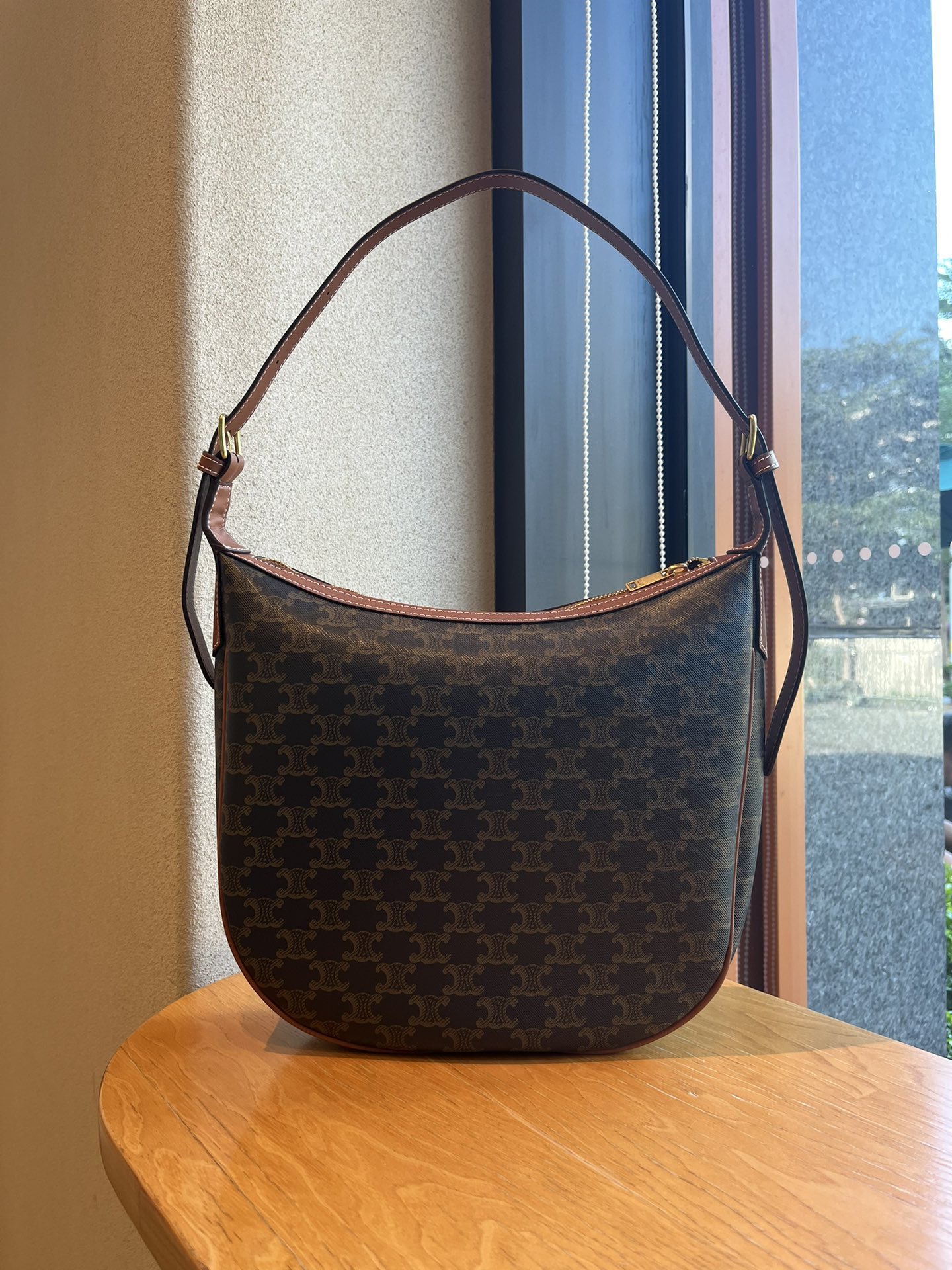 【CELINE】30×28.5×8cm