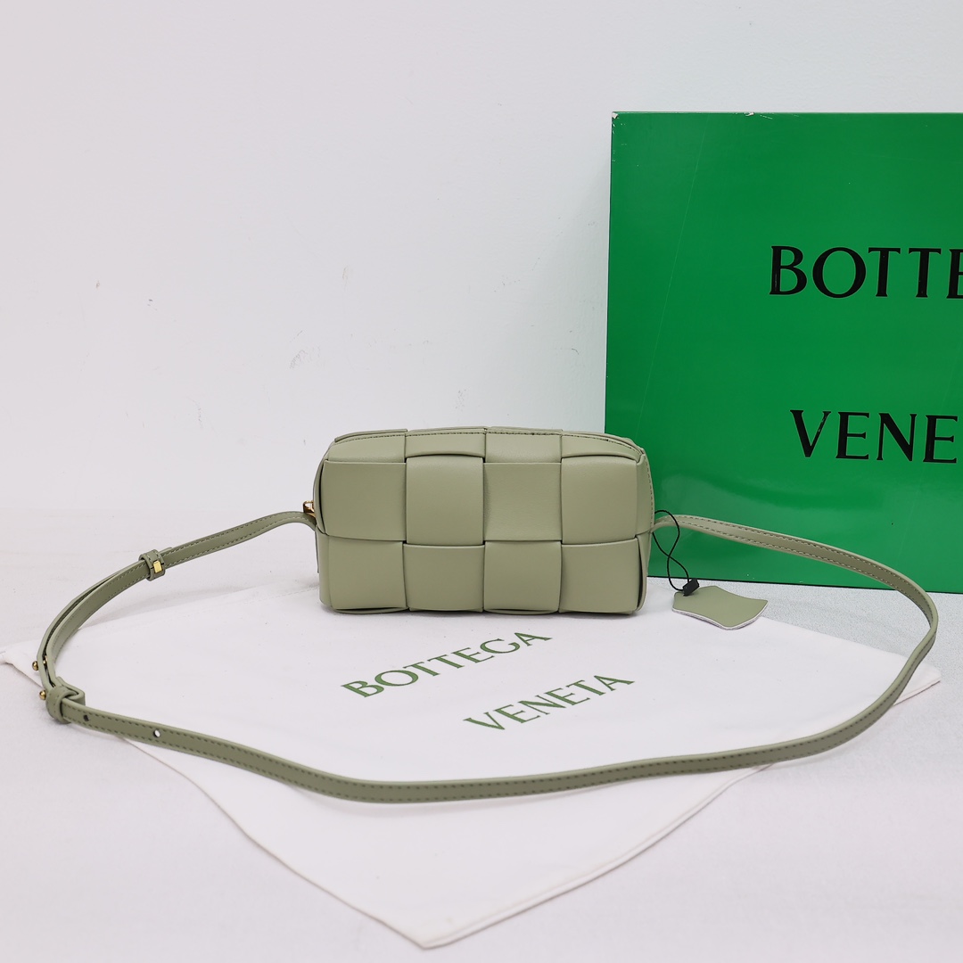 【Bottega Veneta】18*9*4CM
