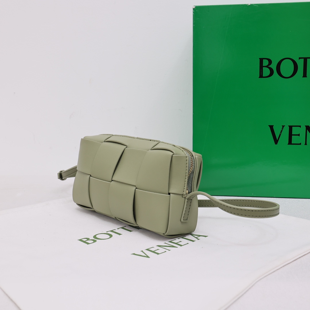 【Bottega Veneta】18*9*4CM