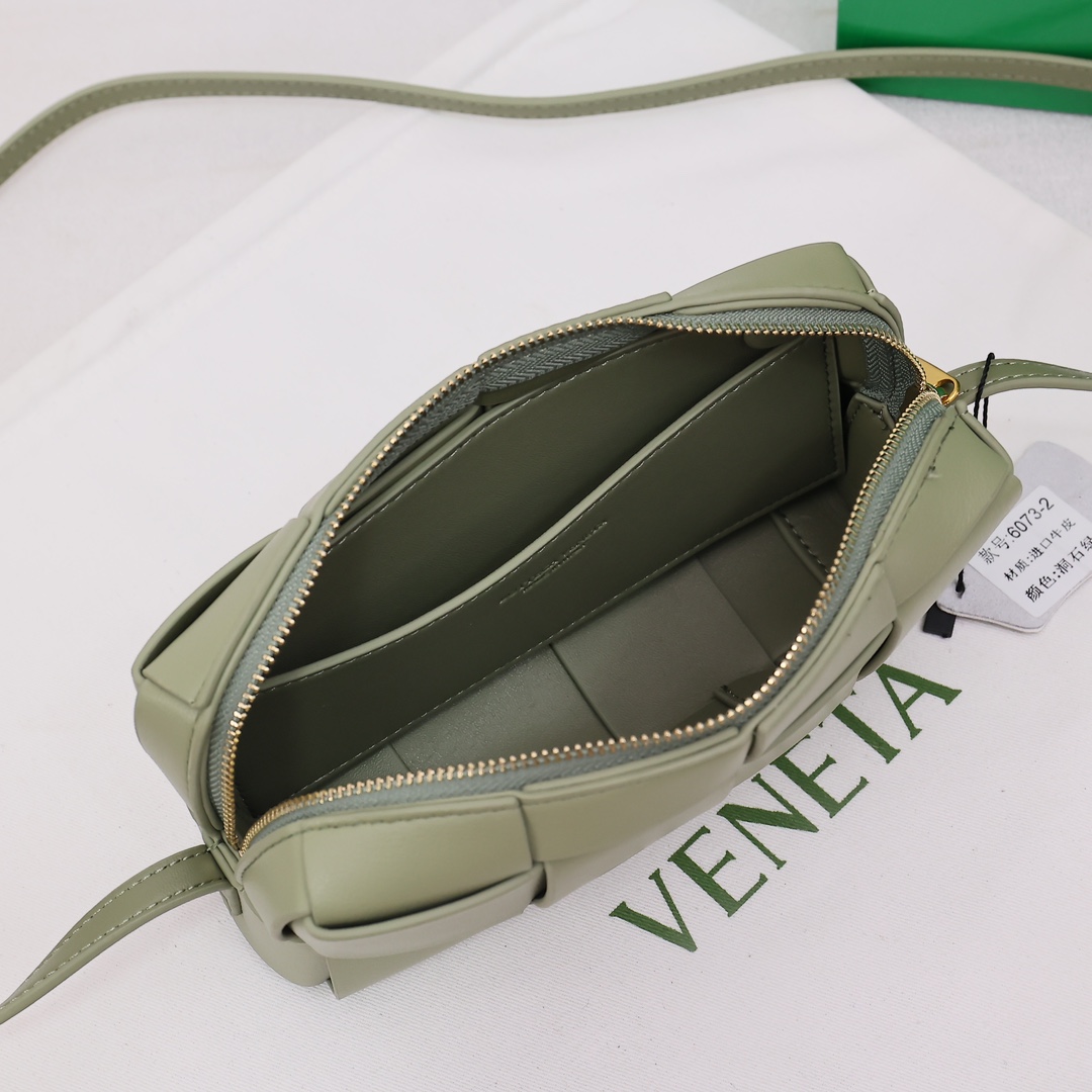 【Bottega Veneta】18*9*4CM