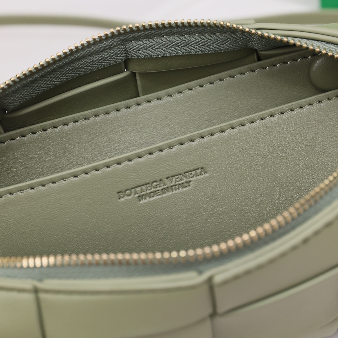 【Bottega Veneta】18*9*4CM