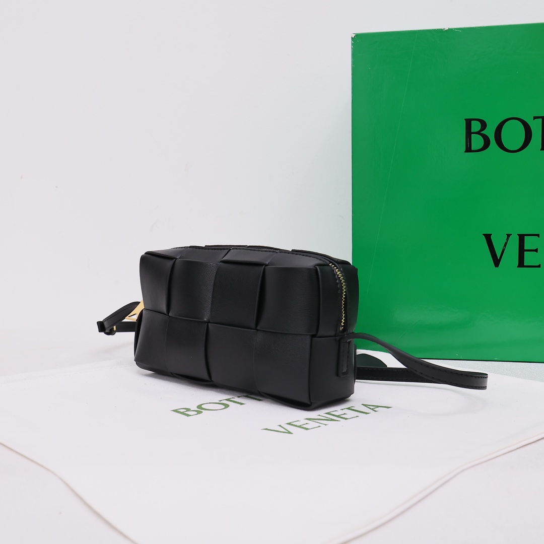 【Bottega Veneta】18*9*4CM