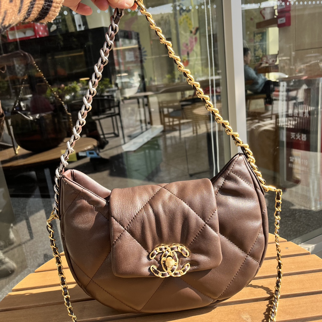 【シャネル】29*8*18CM