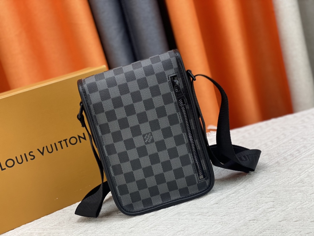 【LOUIS VUITTON】Archy 16 x 22 x 7 cm