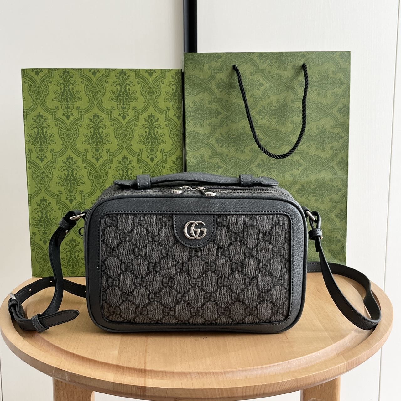 【GUCCI】24*16*7cm