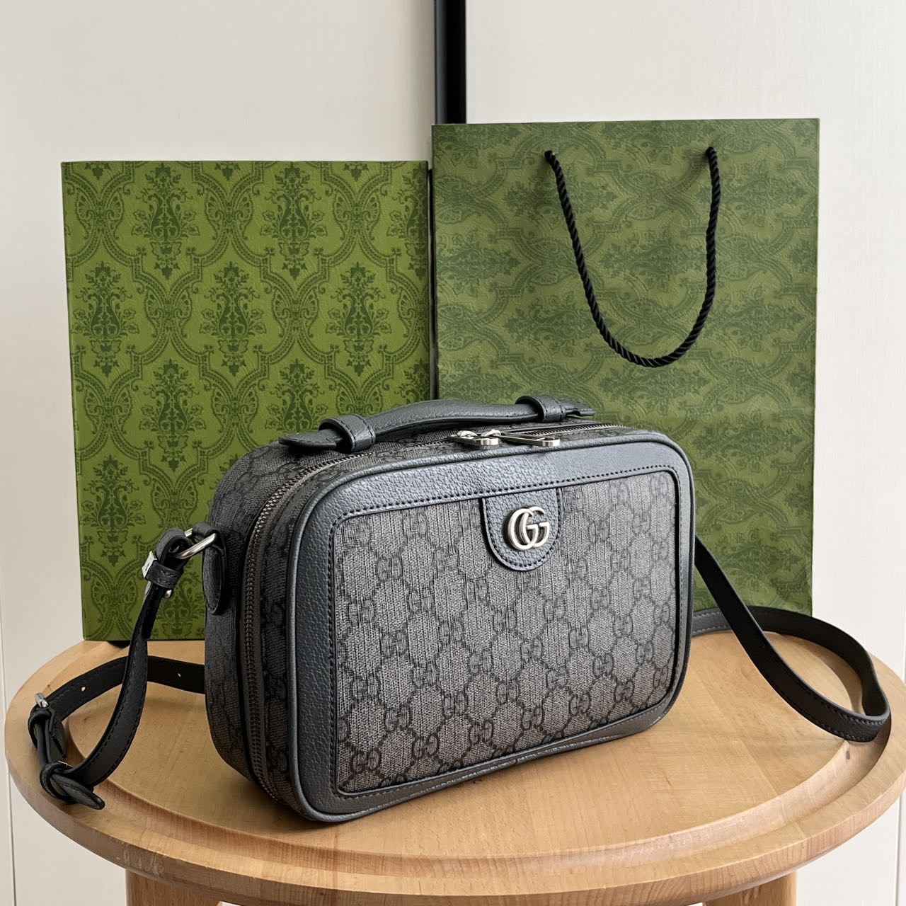 【GUCCI】24*16*7cm