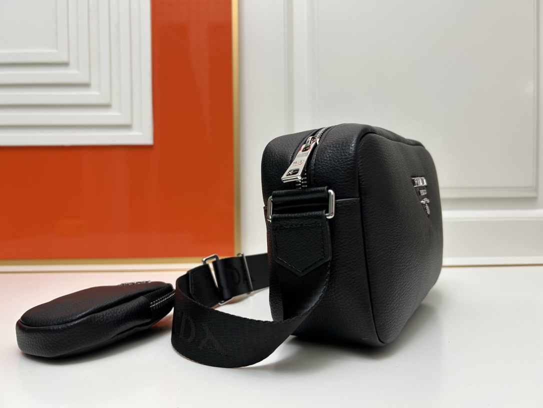 【PRADA】22*14*8CM