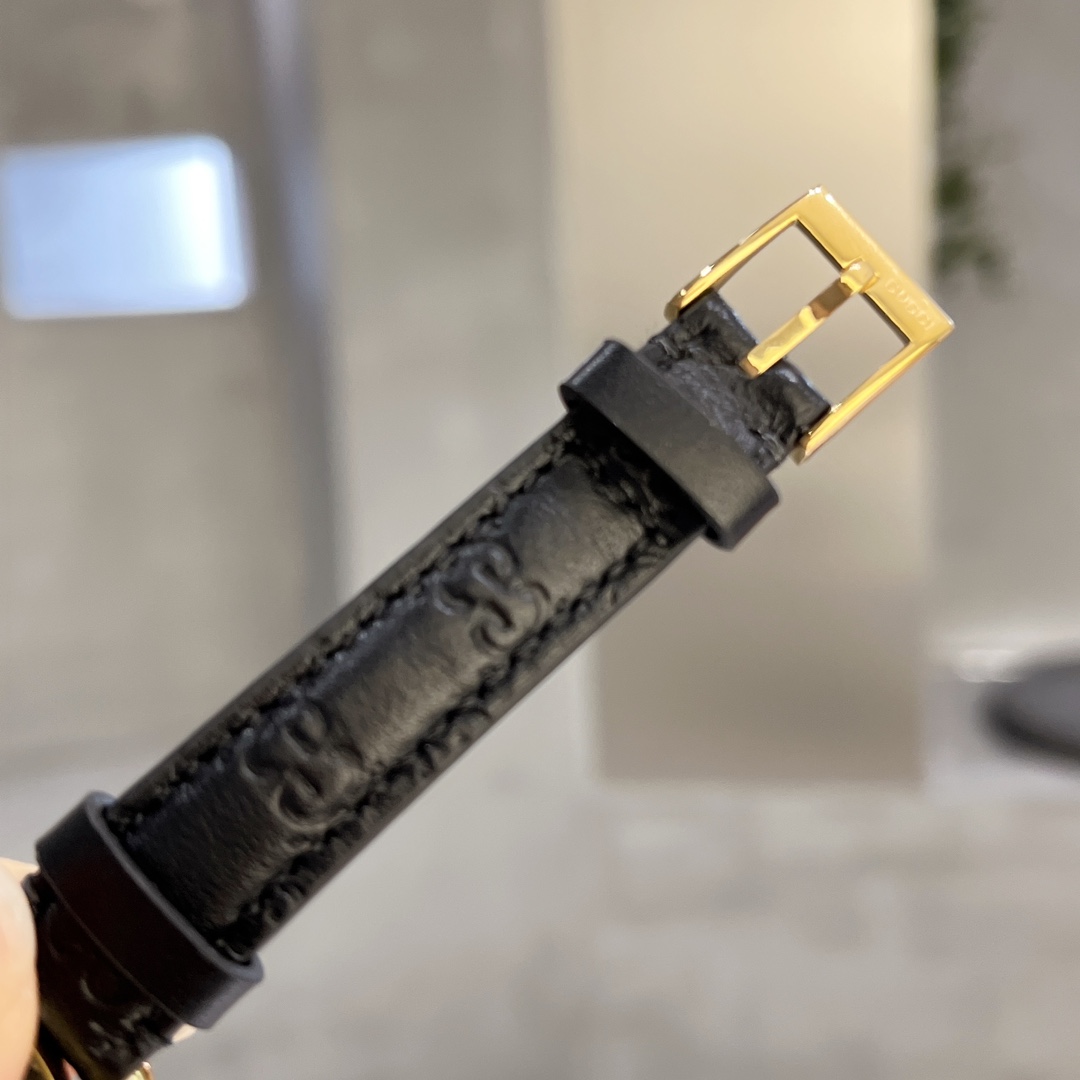 【20-25日間の輸送時間】【GUCCI】レディース  28mm