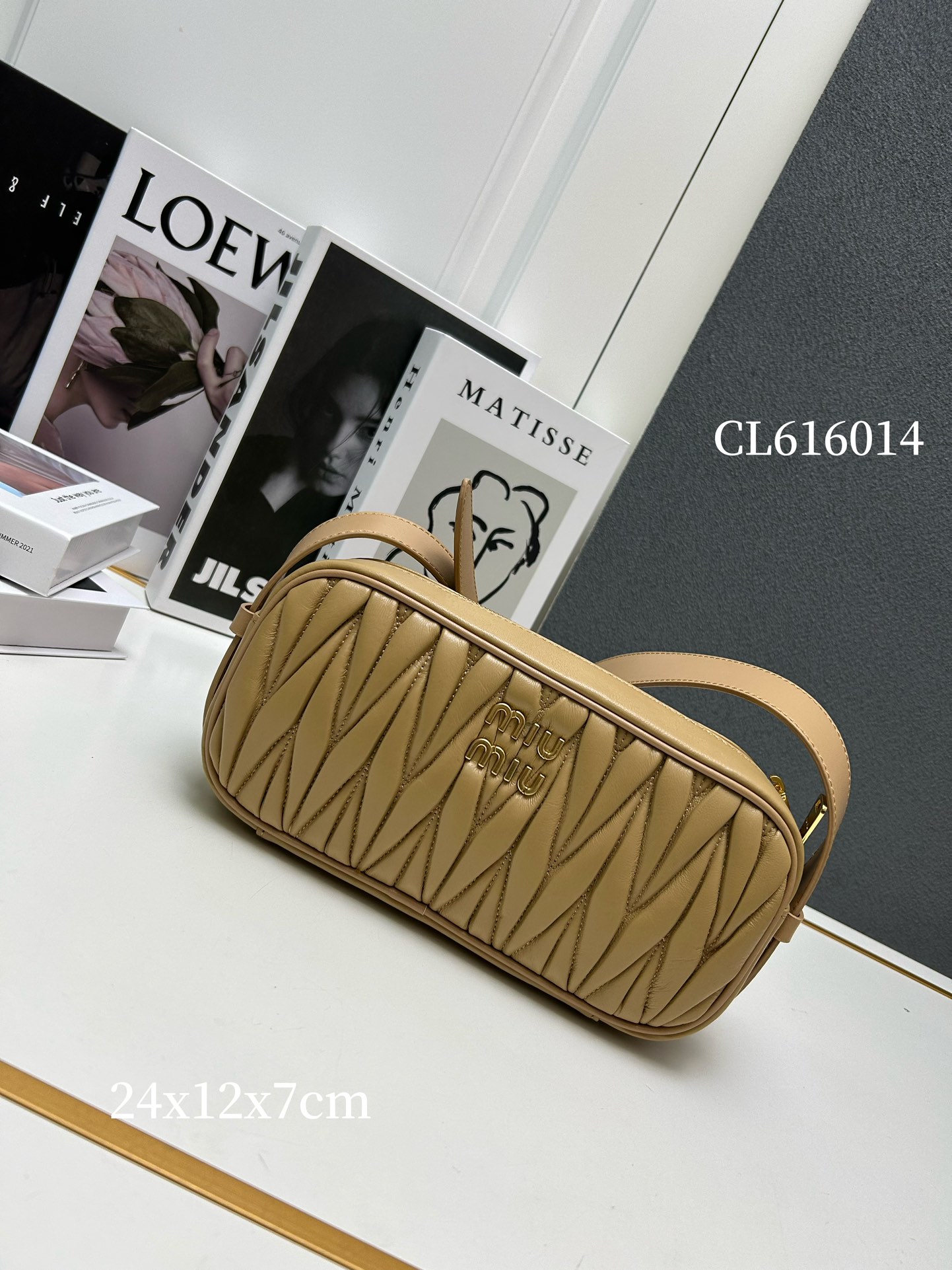 【MIUMIU】Matelasse  24×11.5×7cm