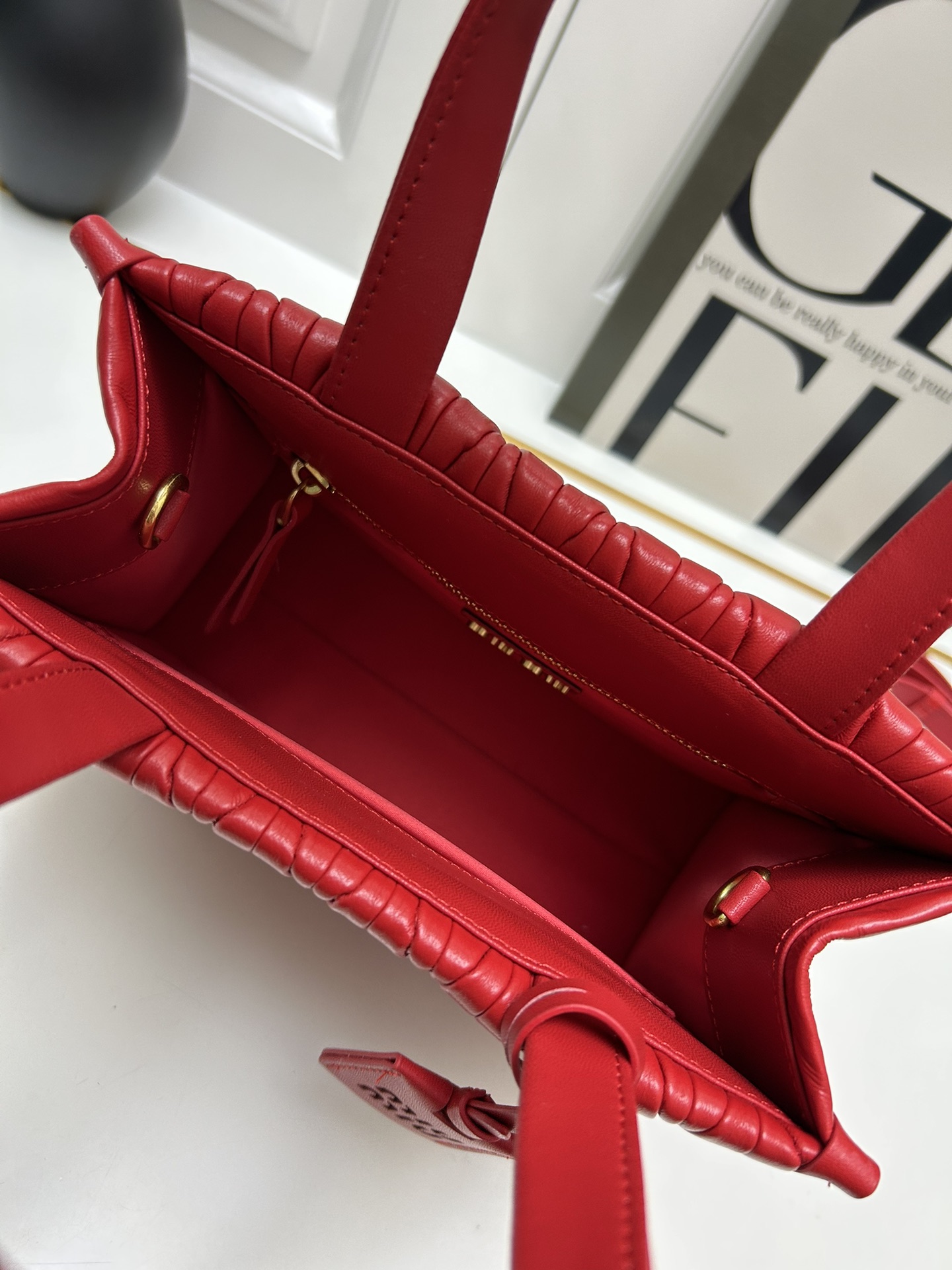 【MIUMIU】Matelasse 24X20.5X8cm