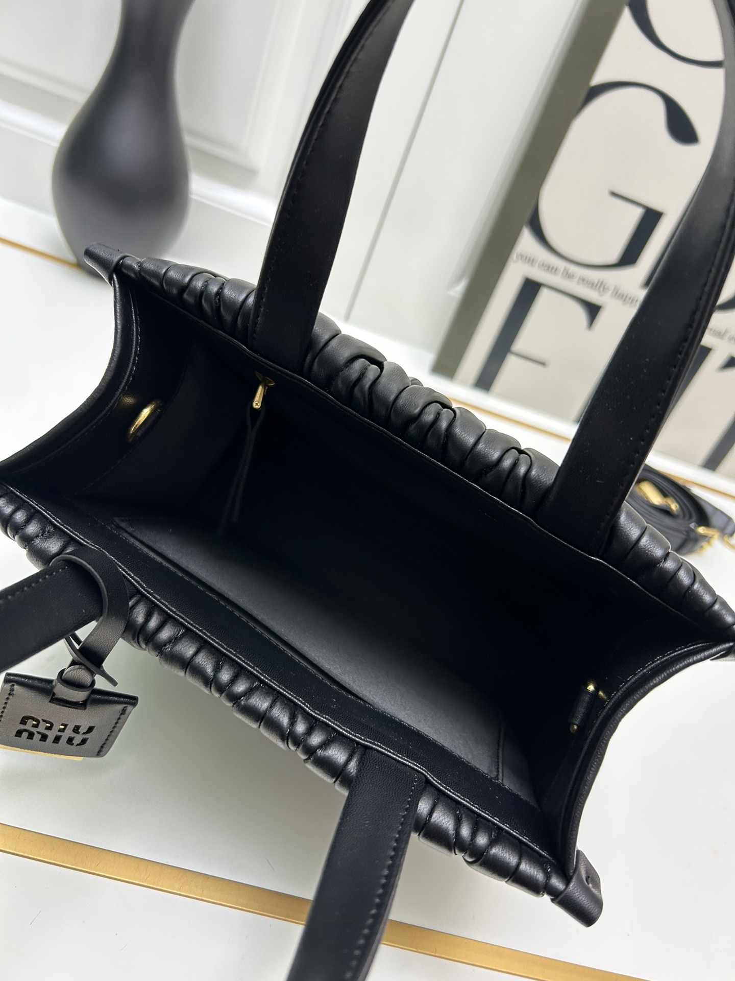 【MIUMIU】Matelasse 24X20.5X8cm