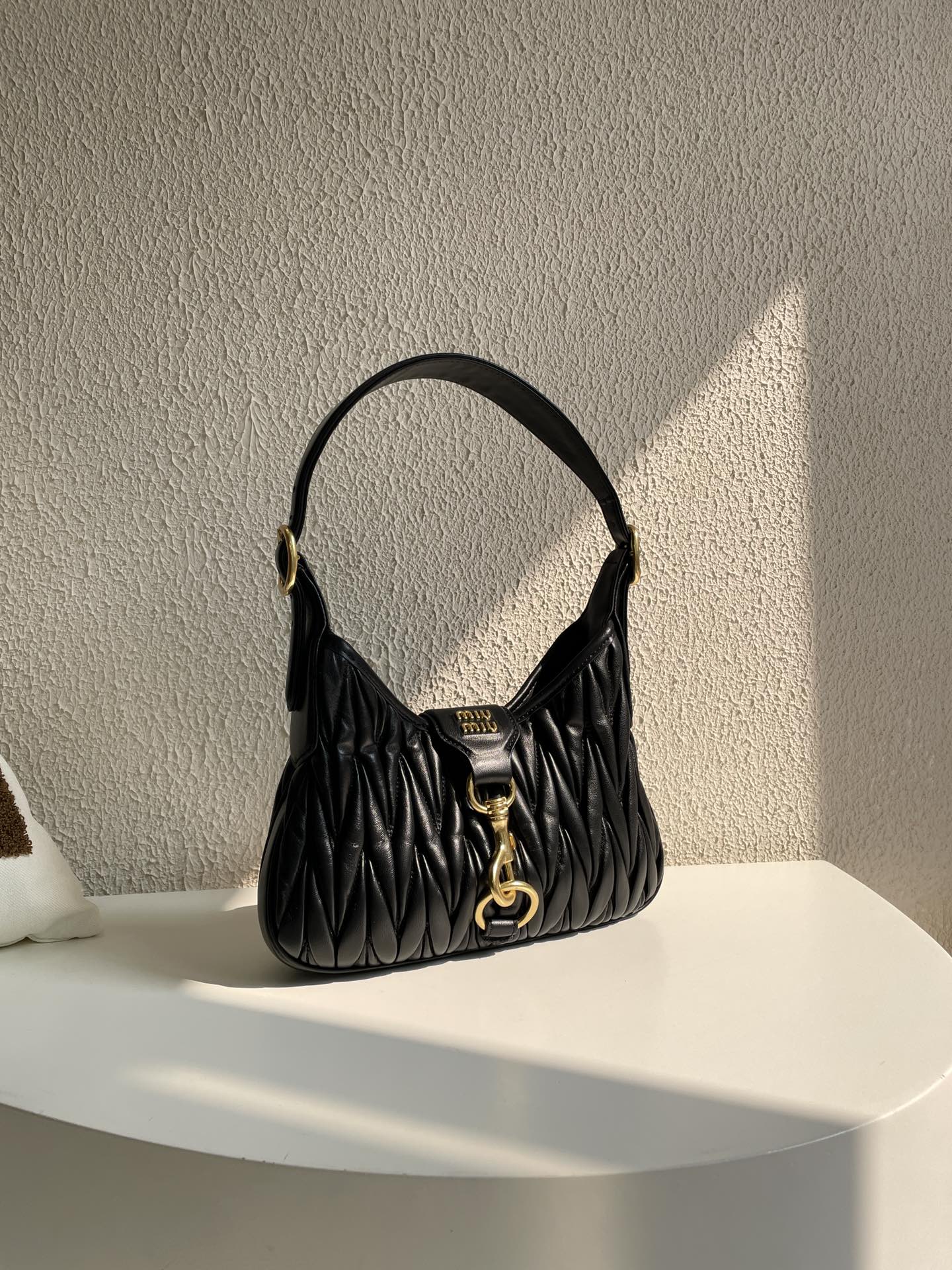 【MIUMIU】hobo 29×15×4cm