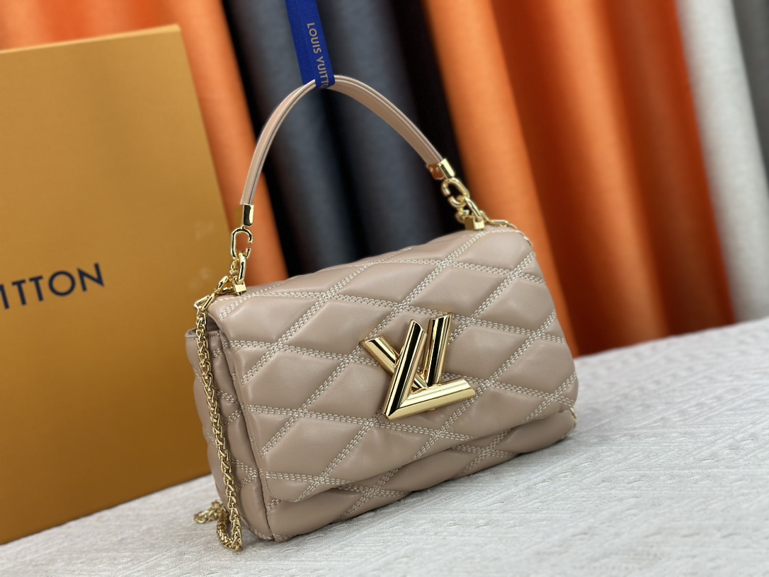 【LOUIS VUITTON】Nicolas Ghesquière