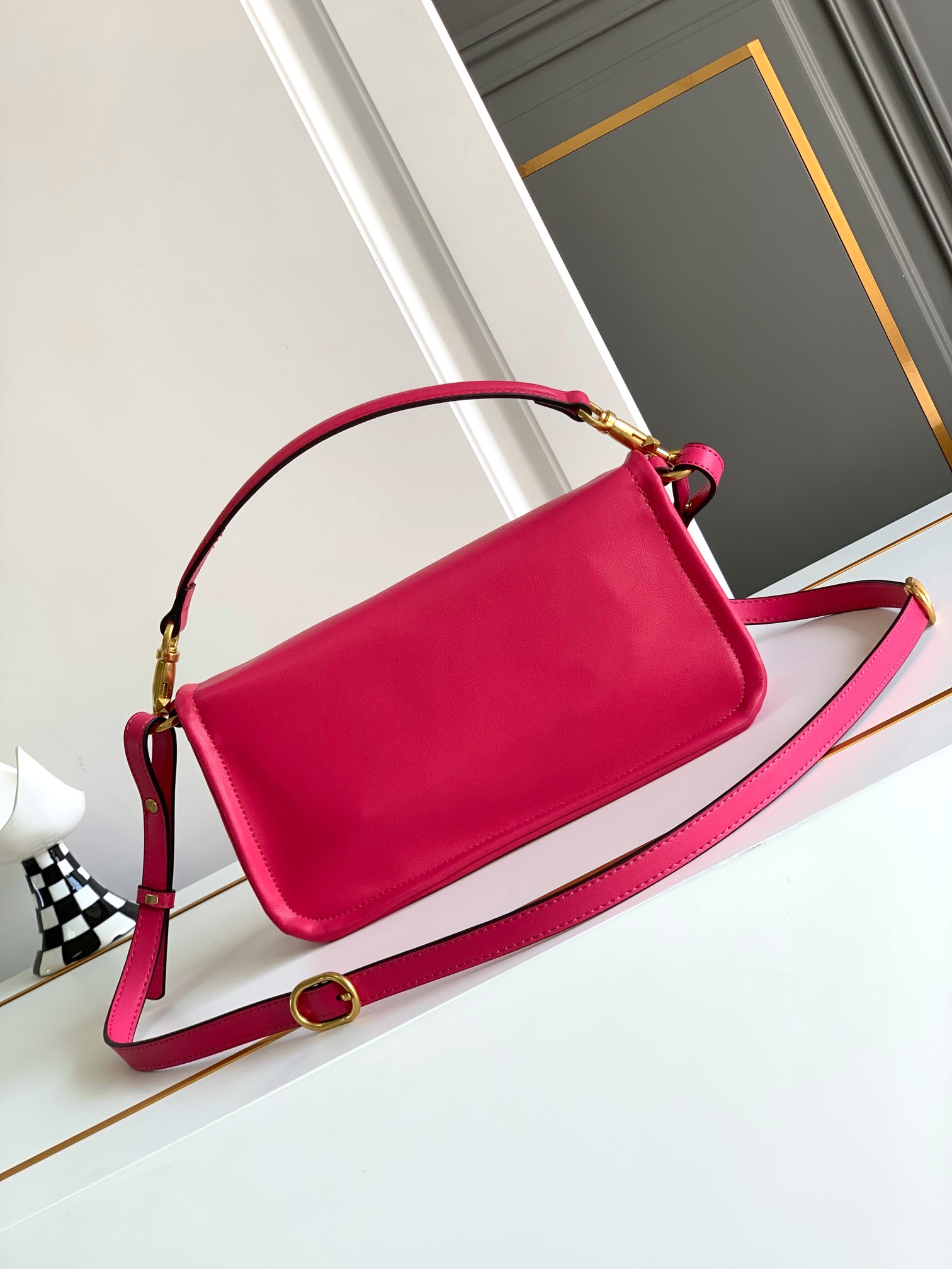 【Valentino】Garavani #Loco 27 x 13 x 8cm
