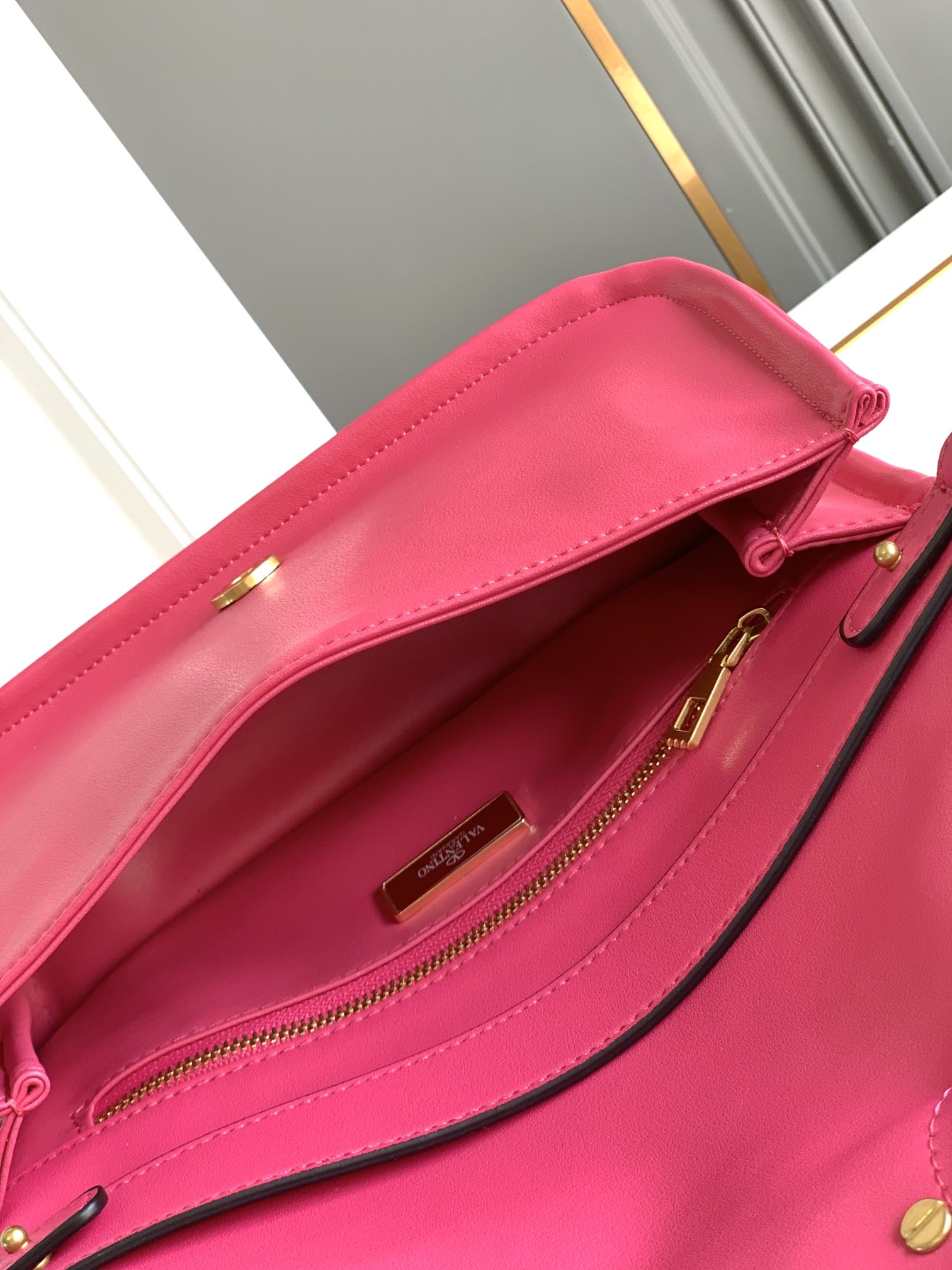 【Valentino】Garavani #Loco 27 x 13 x 8cm