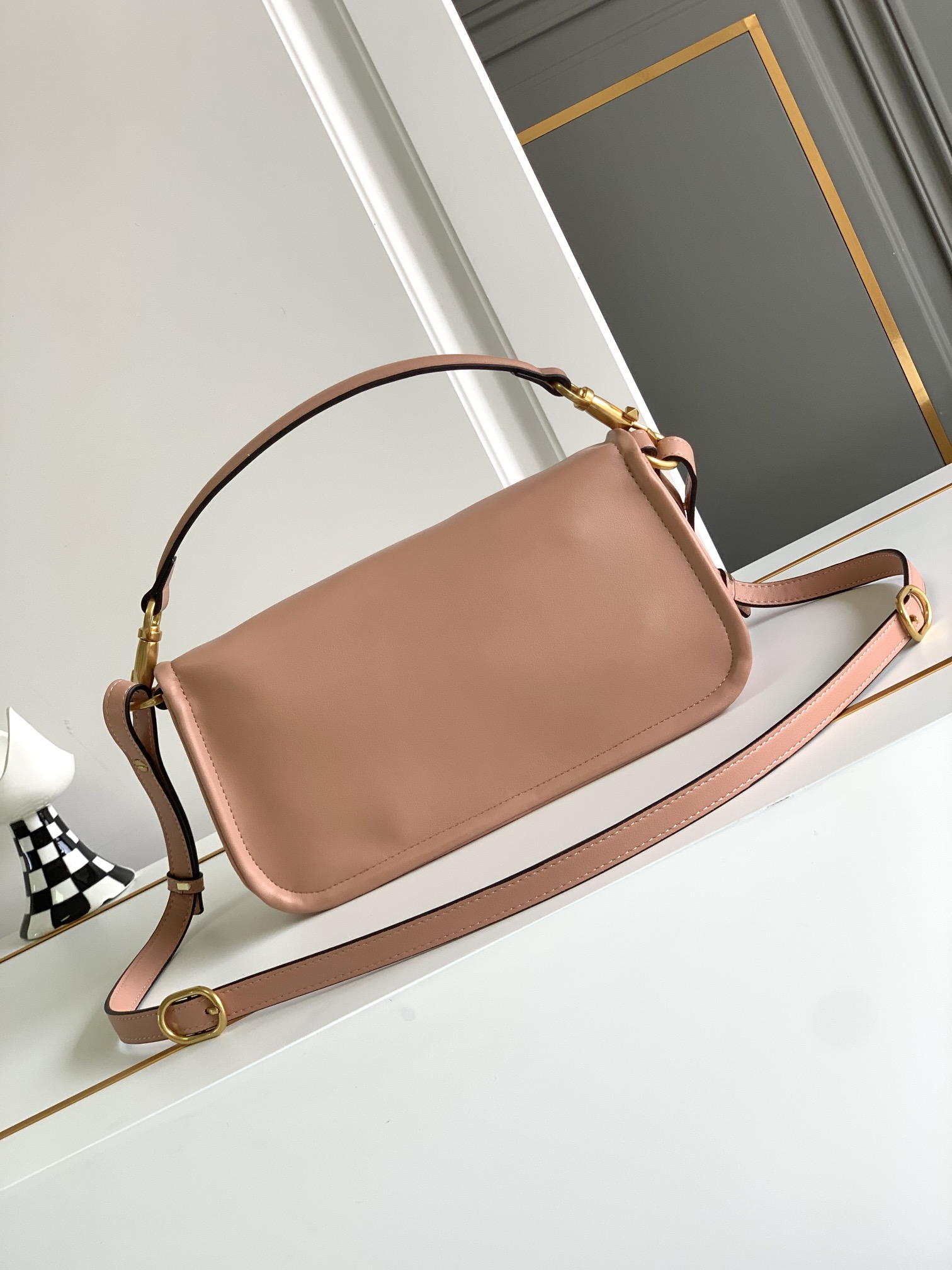 【Valentino】Garavani #Loco 27 x 13 x 8cm