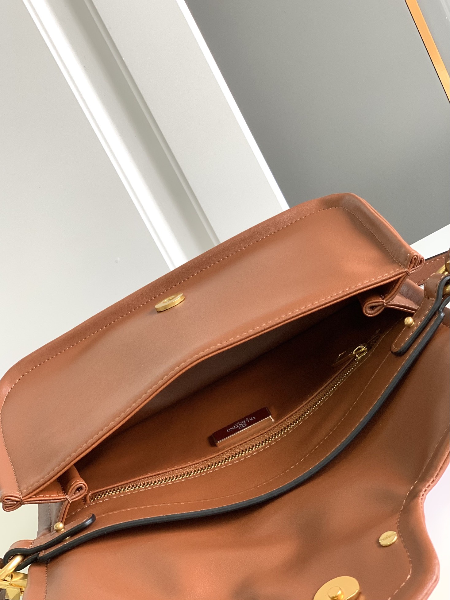 【Valentino】Garavani #Loco 27 x 13 x 8cm