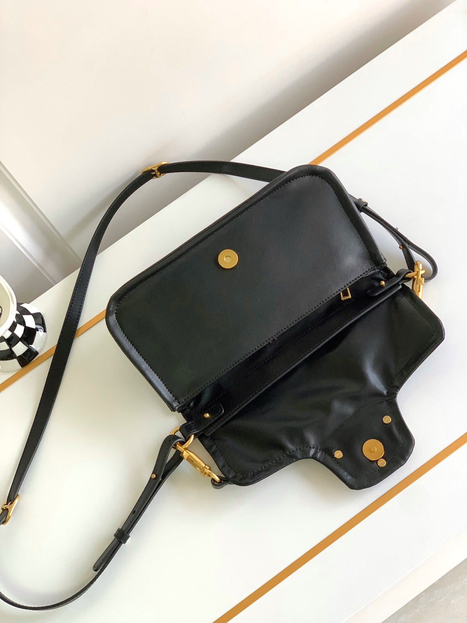 【Valentino】Garavani #Loco 27 x 13 x 8cm