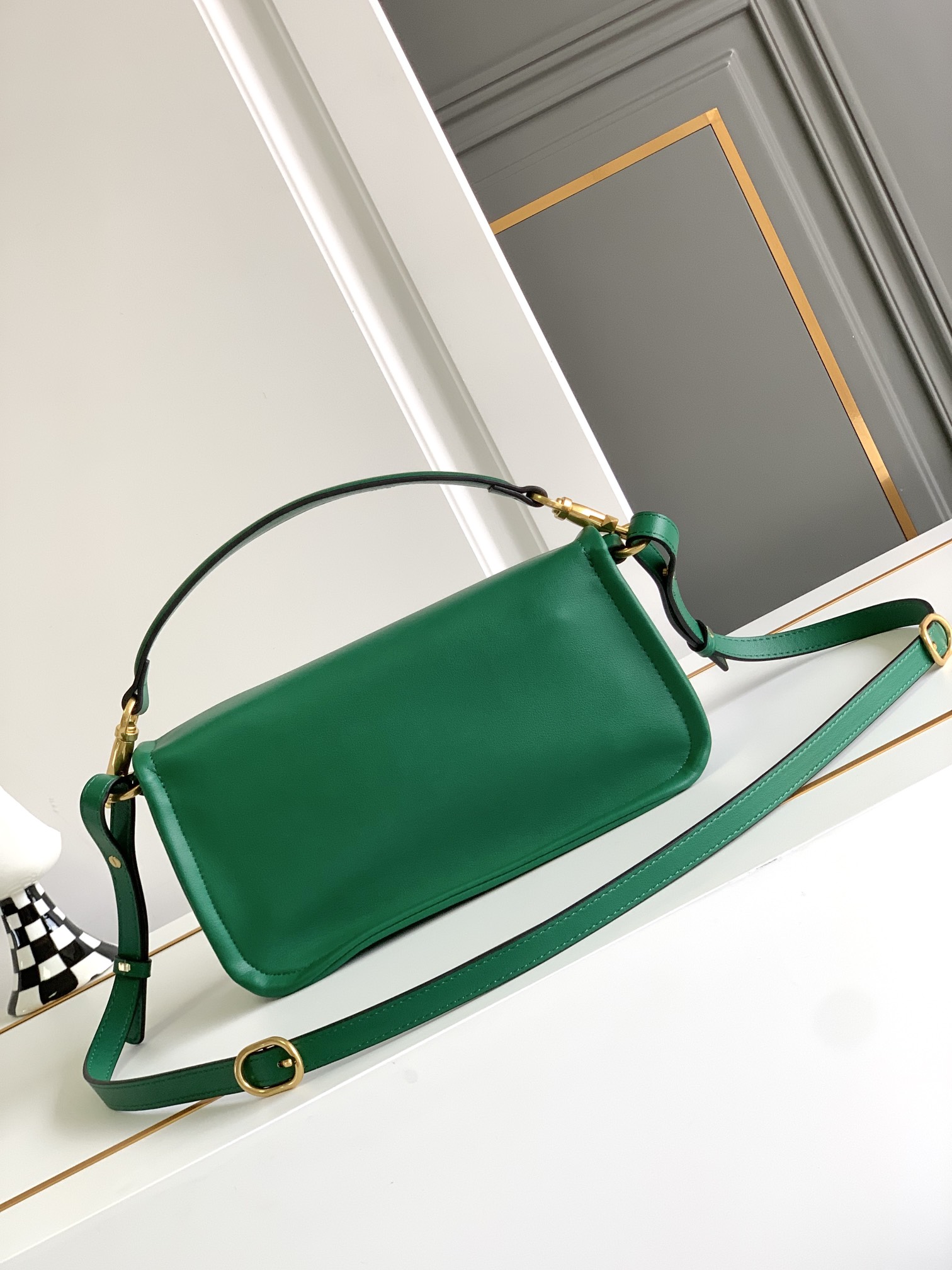 【Valentino】Garavani #Loco 27 x 13 x 8cm