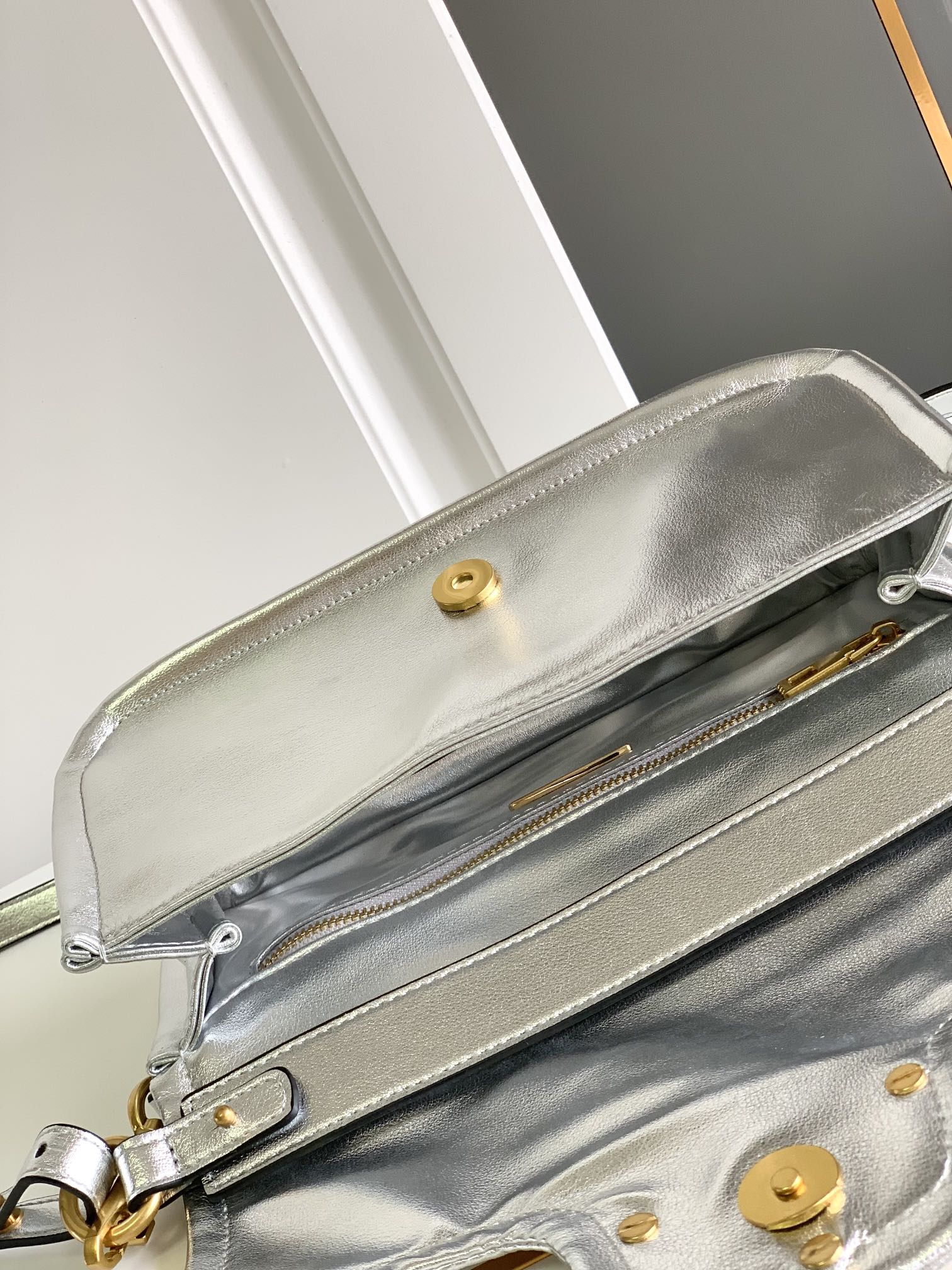 【Valentino】Garavani #Loco 27 x 13 x 8cm