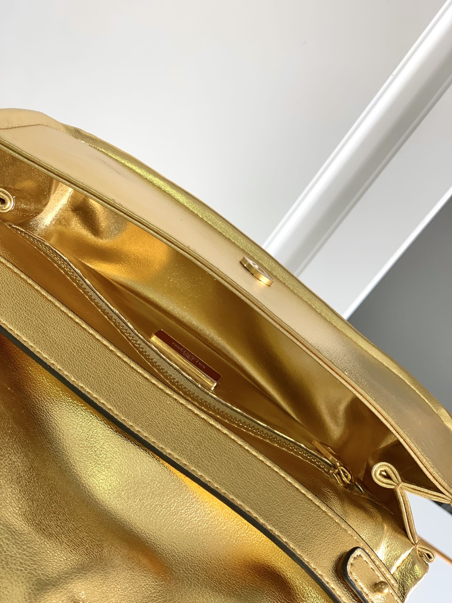 【Valentino】Garavani #Loco 27 x 13 x 8cm