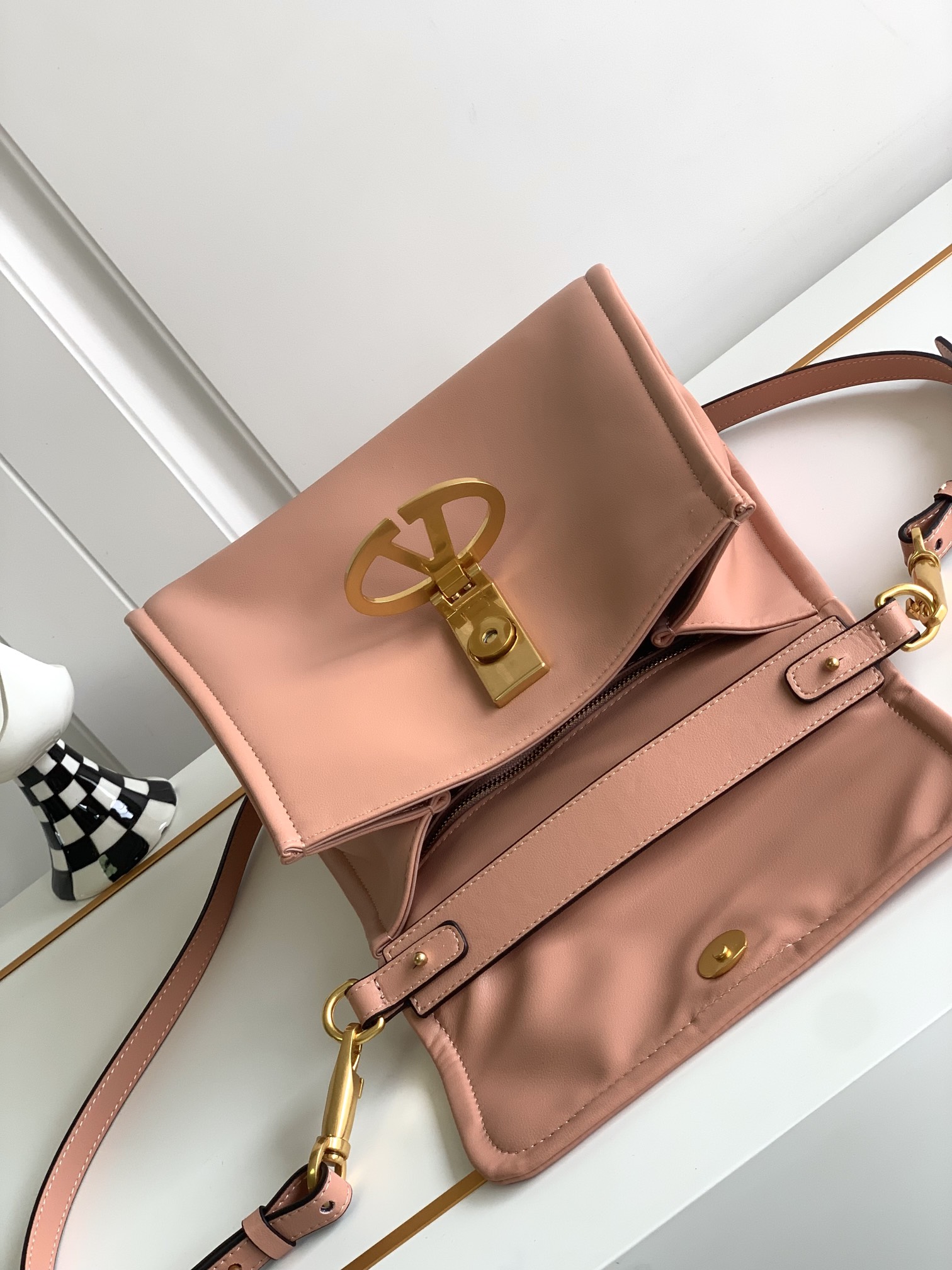 【Valentino】Garavani VSLING 25x12x18m