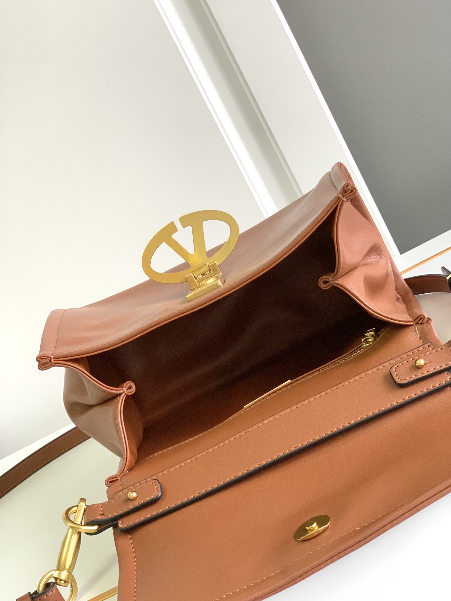 【Valentino】Garavani VSLING 25x12x18m