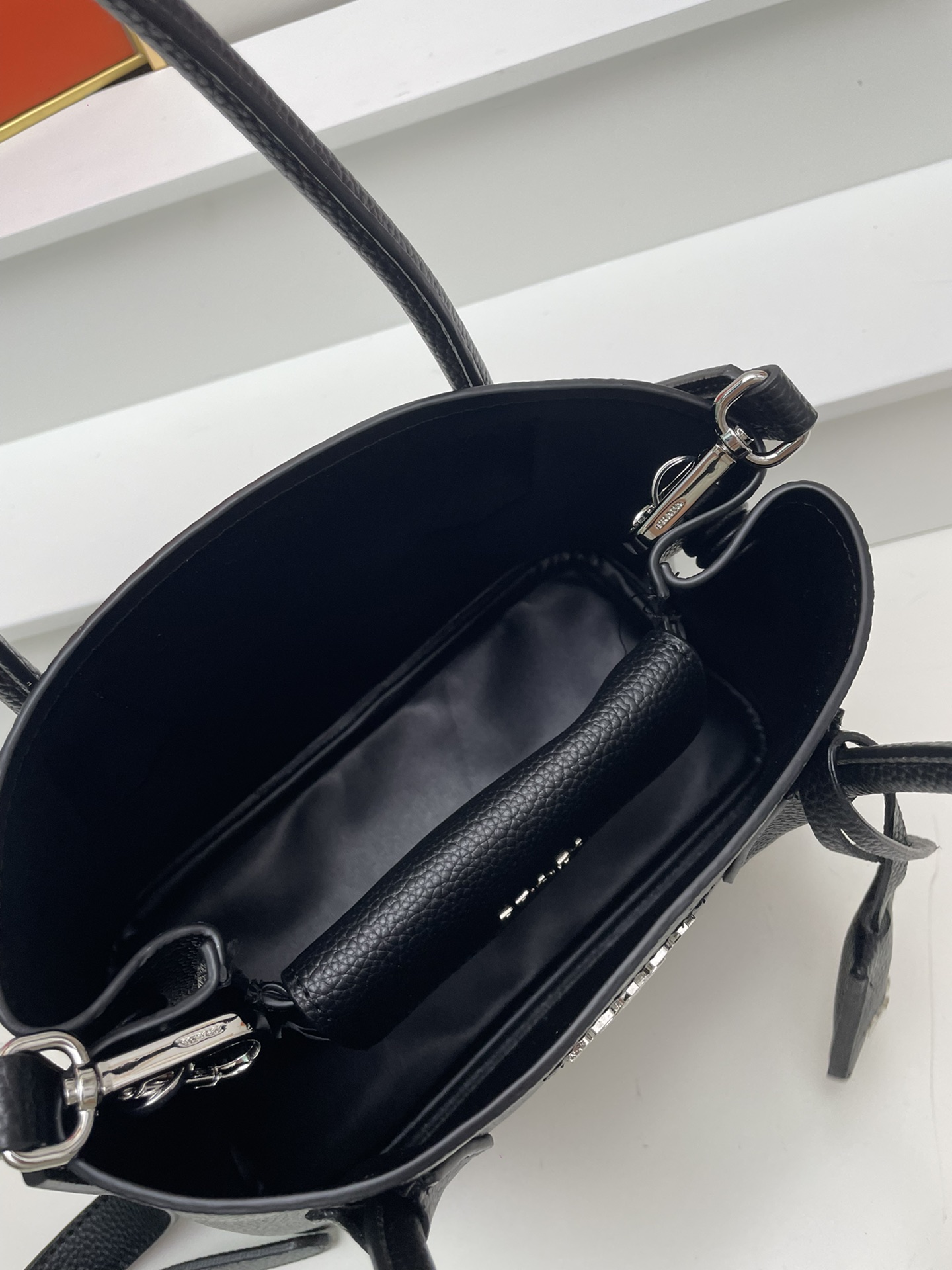 【PRADA】25*19*13CM