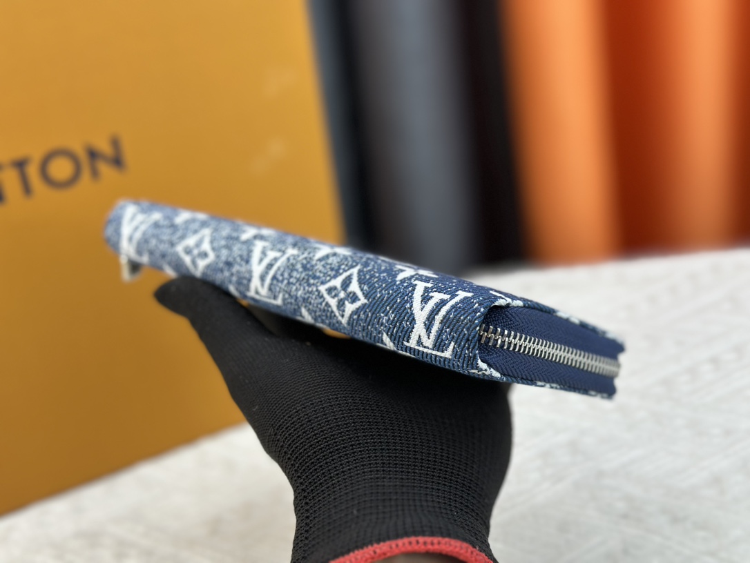 【LOUIS VUITTON】Vivienne Holidays 19.5 x 10.5 x 2.5CM