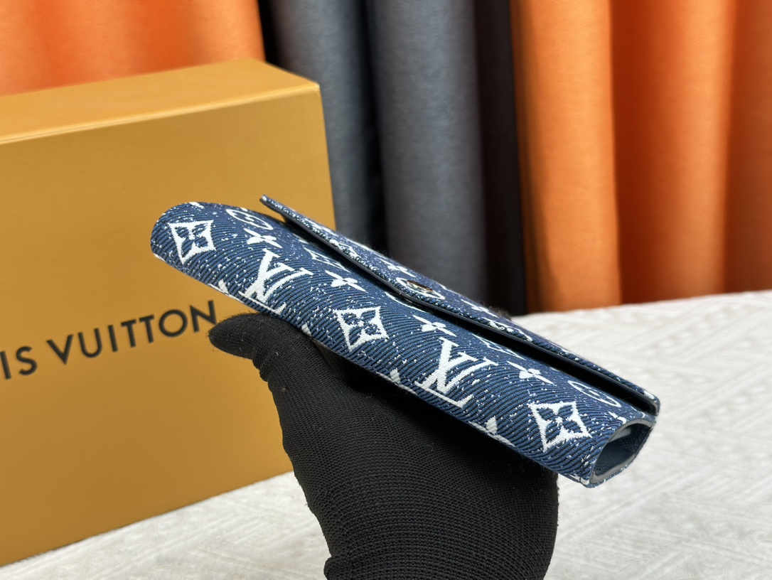 【LOUIS VUITTON】Vivienne Holidays 19.5 x 10.5 x 2.5CM