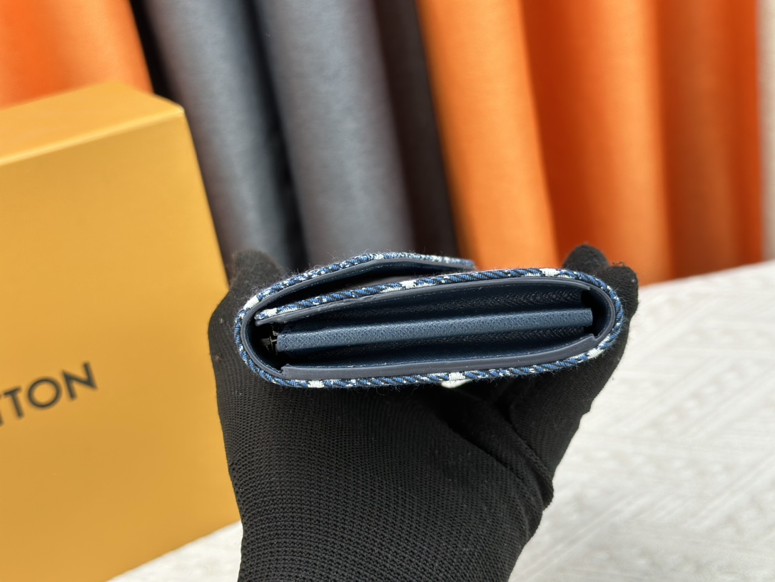 【LOUIS VUITTON】Vivienne Holidays 19.5 x 10.5 x 2.5CM