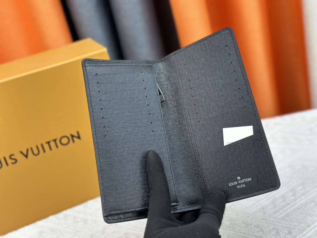 【LOUIS VUITTON】Brazza
