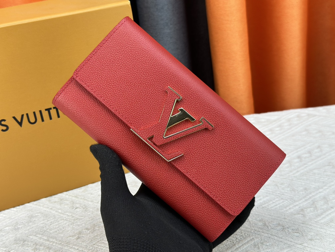 【LOUIS VUITTON】Capucines 19.5 x 10.5 x 2.5CM