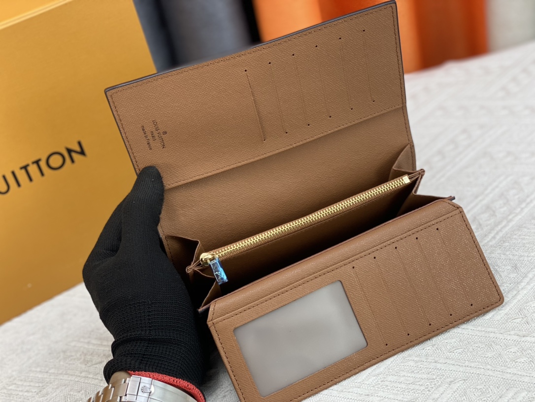 【LOUIS VUITTON】Curieuse 19*10cm