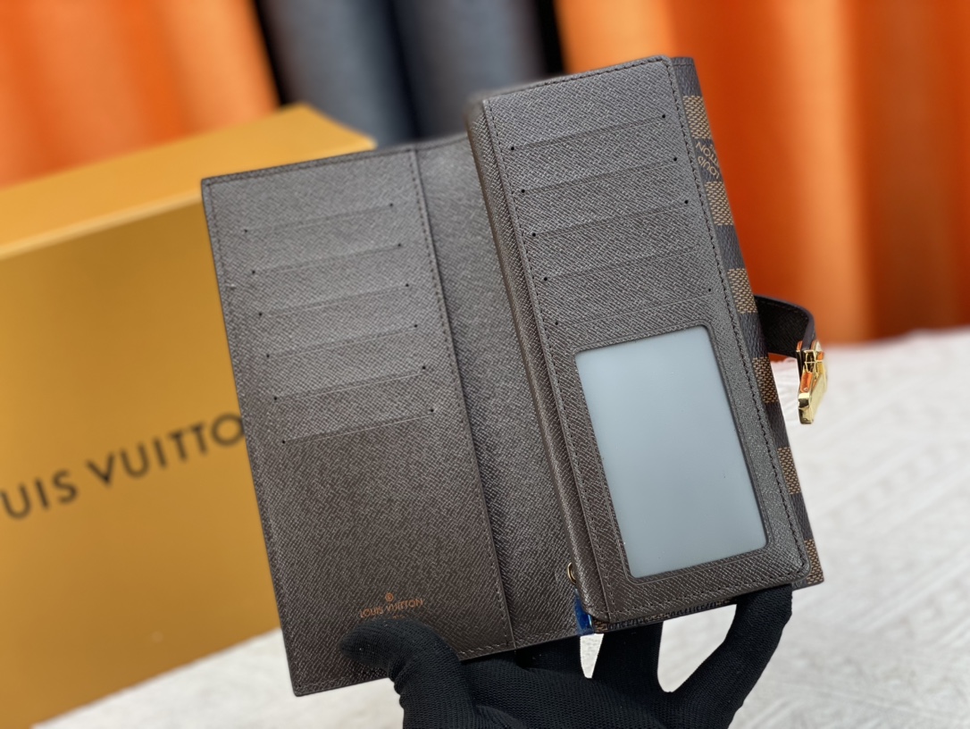 【LOUIS VUITTON】Curieuse 19*10cm