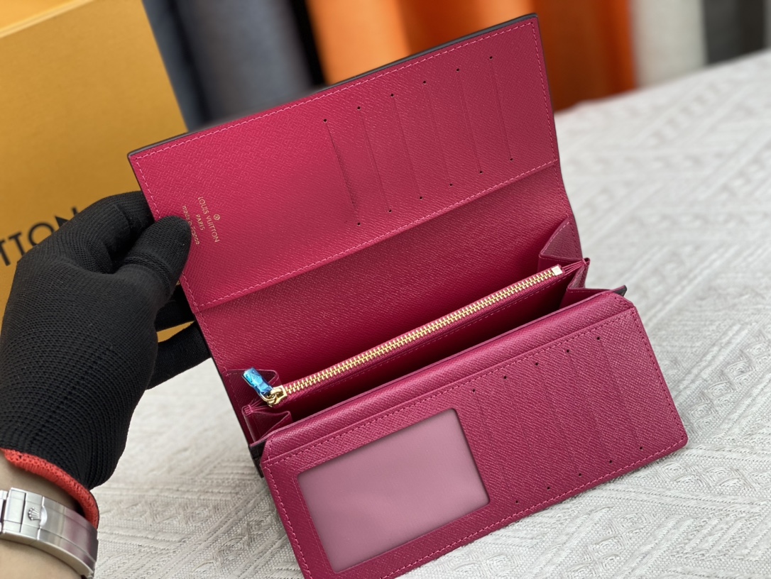 【LOUIS VUITTON】Curieuse 19*10cm