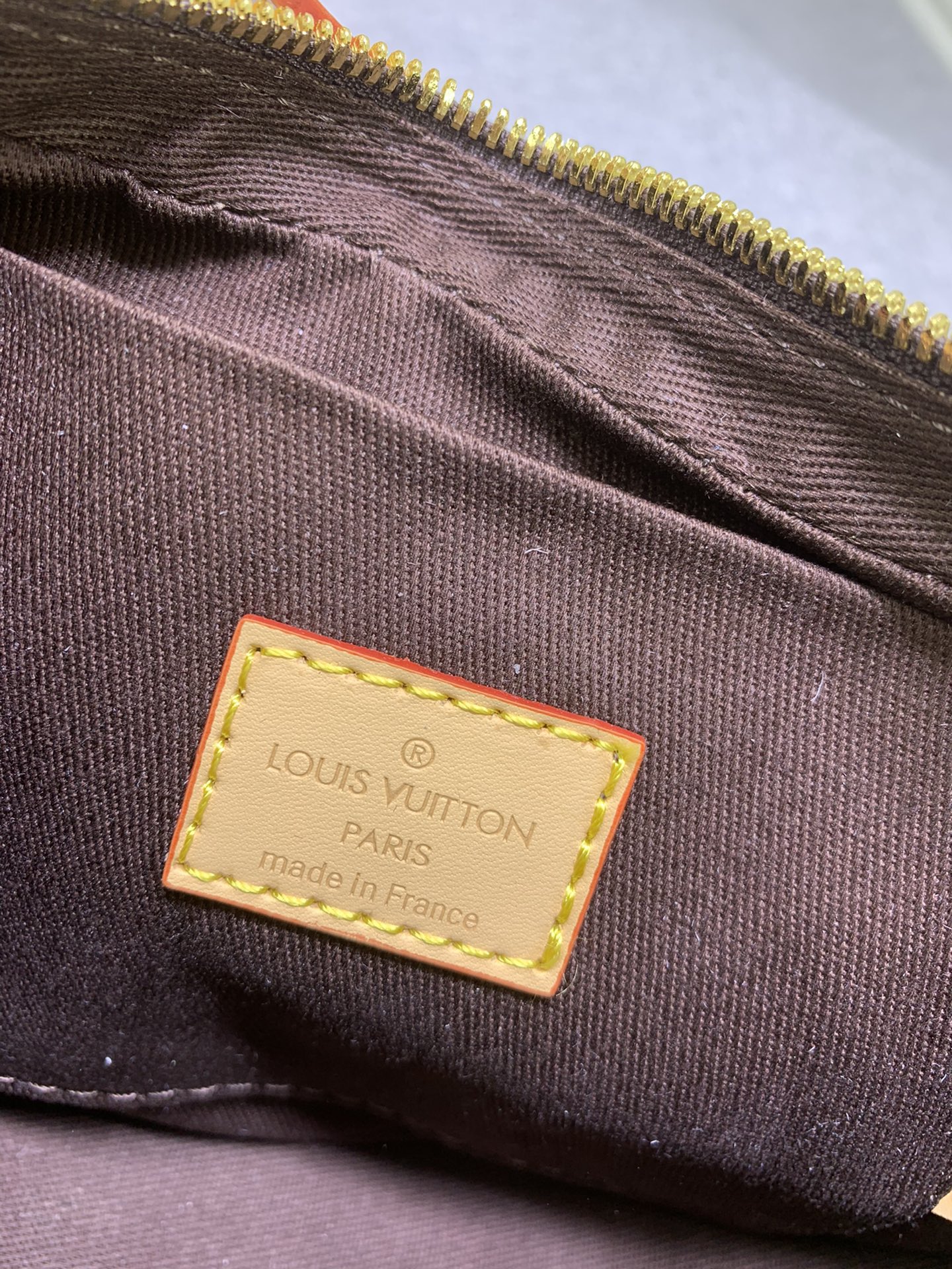 【LOUIS VUITTON】24*15*6CM