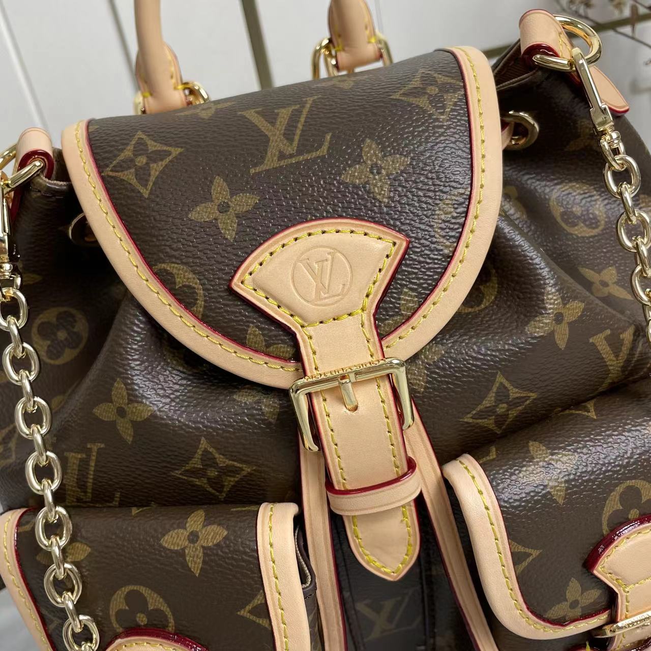 【LOUIS VUITTON】Excursion  21 x 23 x 10CM