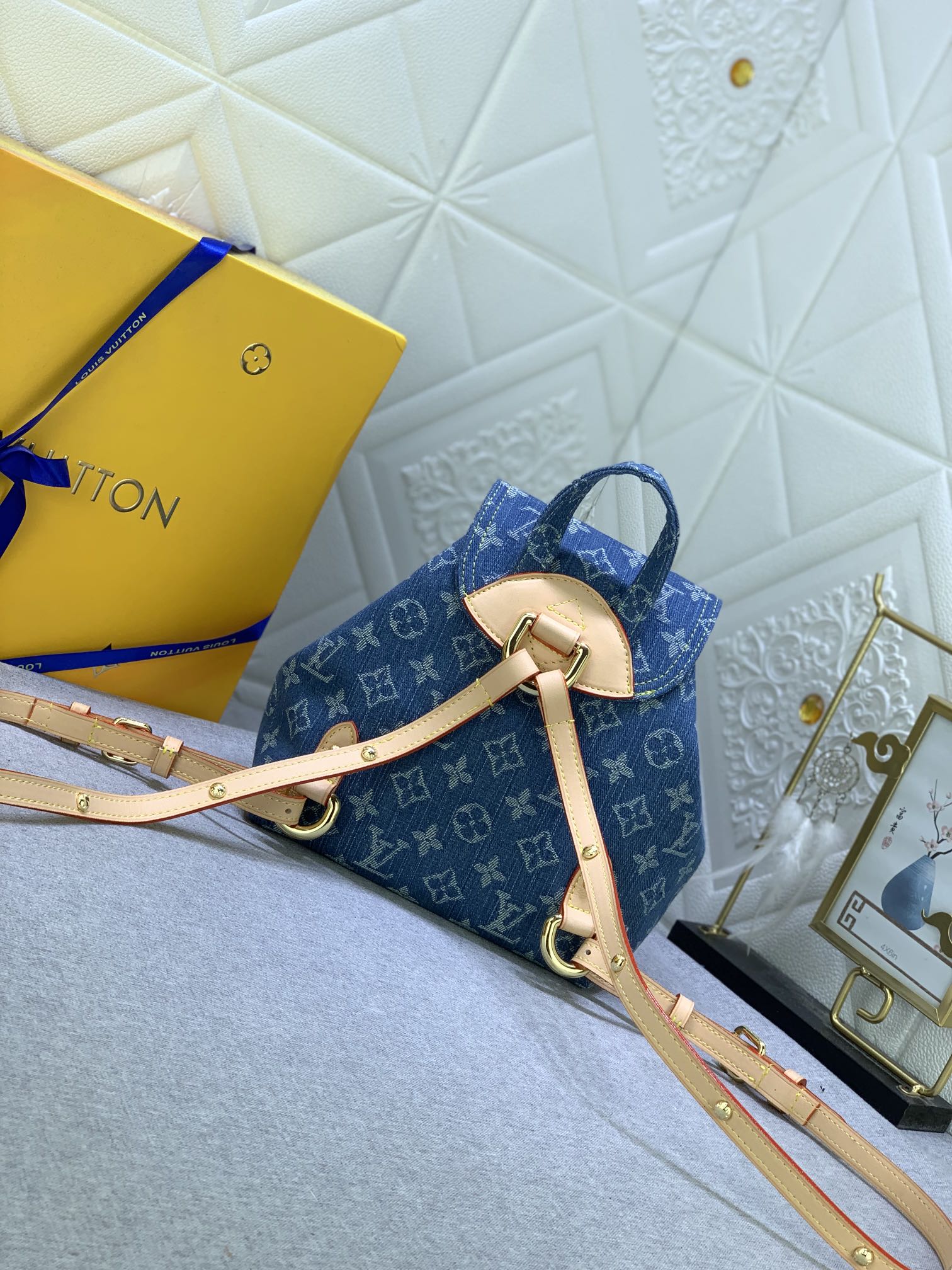 【LOUIS VUITTON】venice 24 x 26 x 7 CM