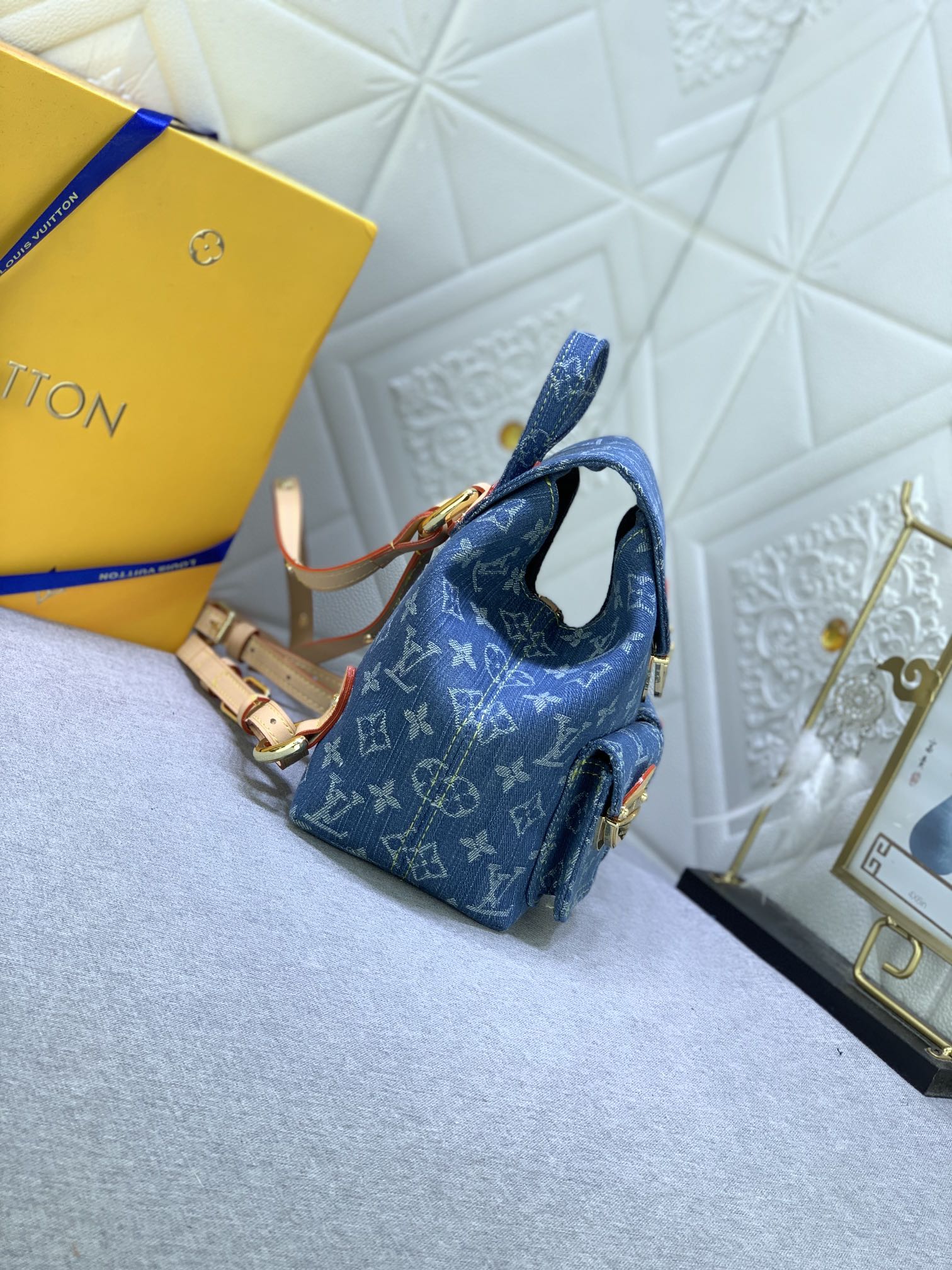 【LOUIS VUITTON】venice 24 x 26 x 7 CM