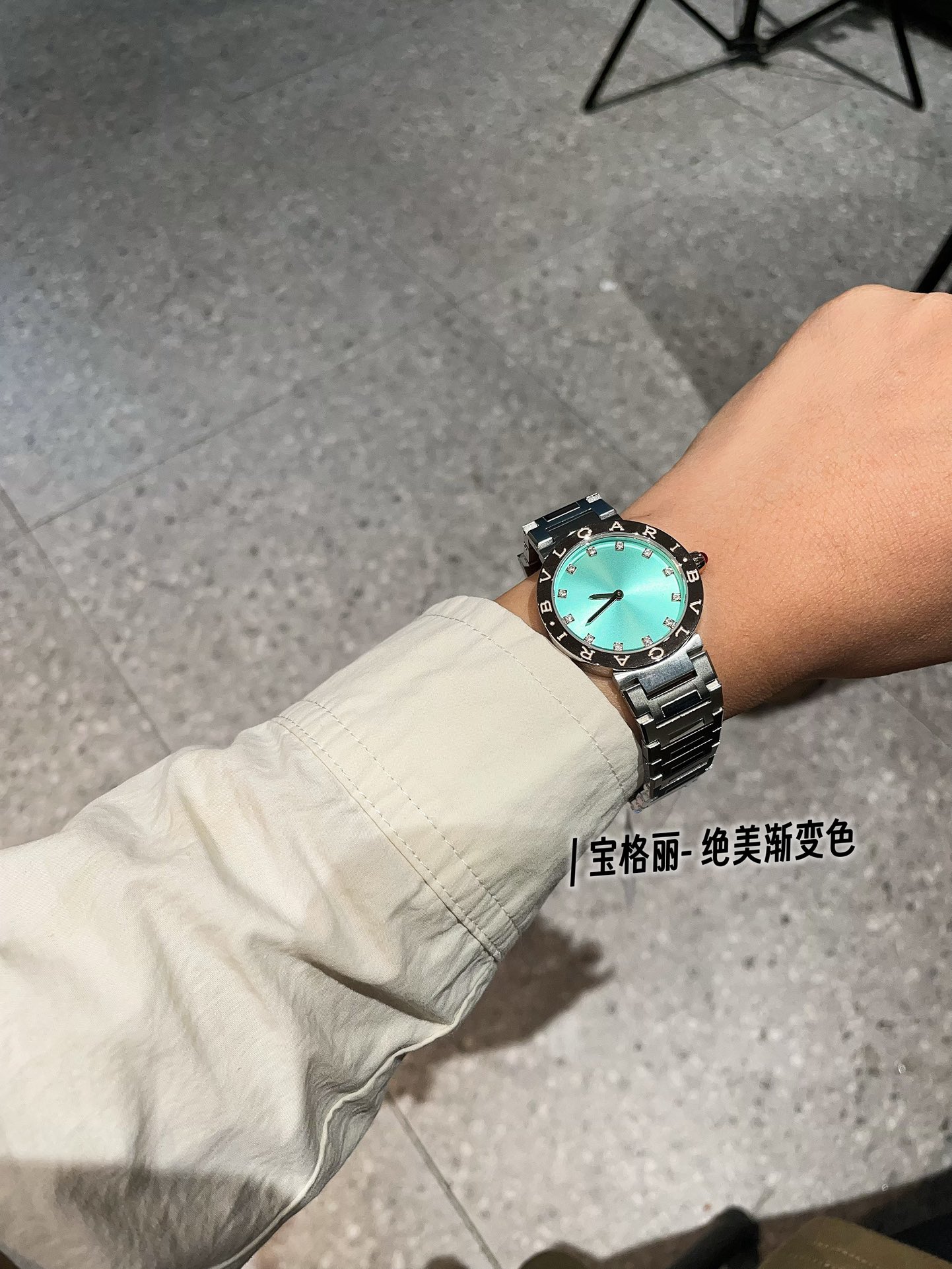 【18-22日にお届け】BVLGARI レディース  腕時計  33MM 