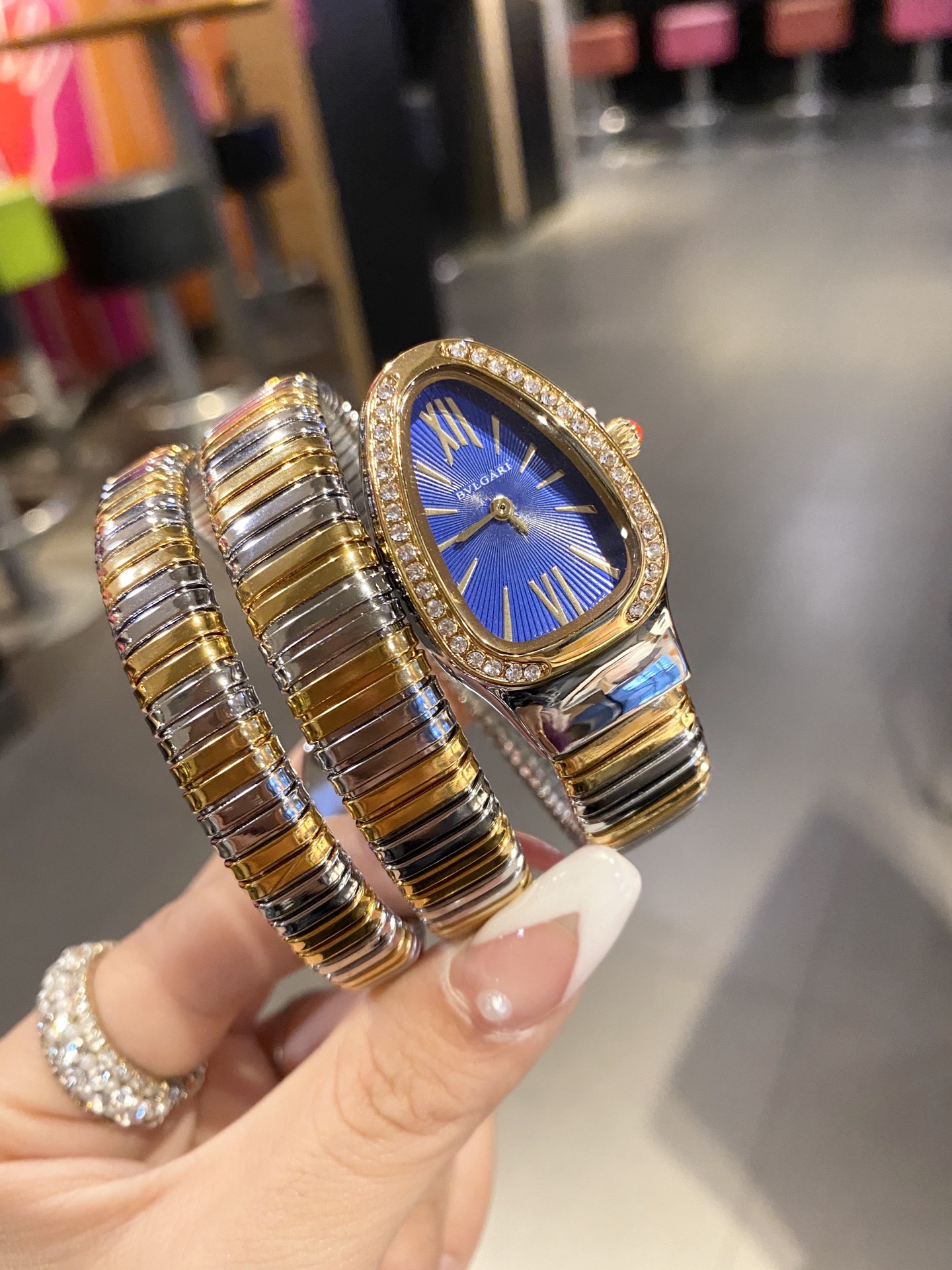 【18-22日にお届け】BVLGARI レディース  腕時計  