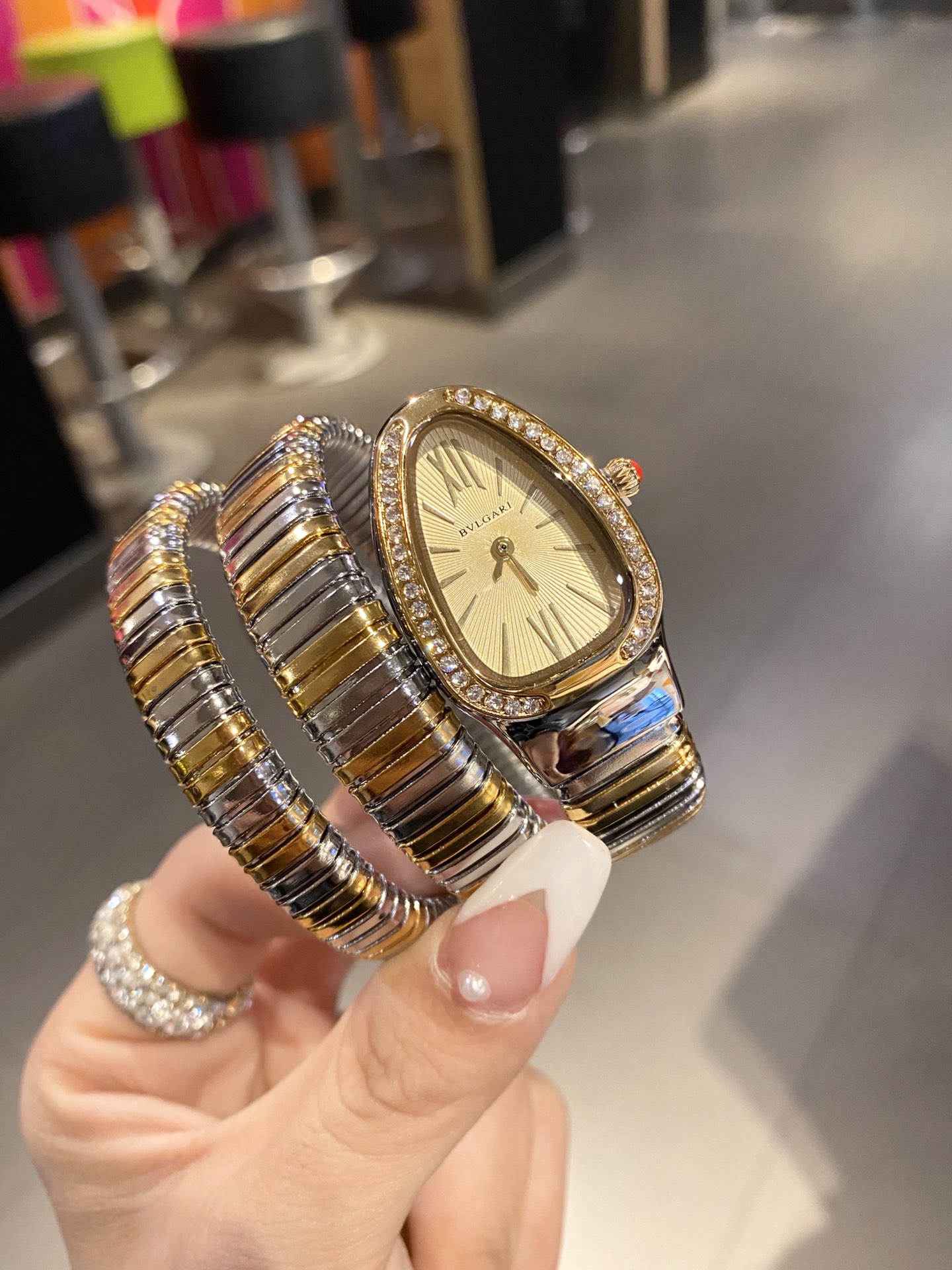 【18-22日にお届け】BVLGARI レディース  腕時計  