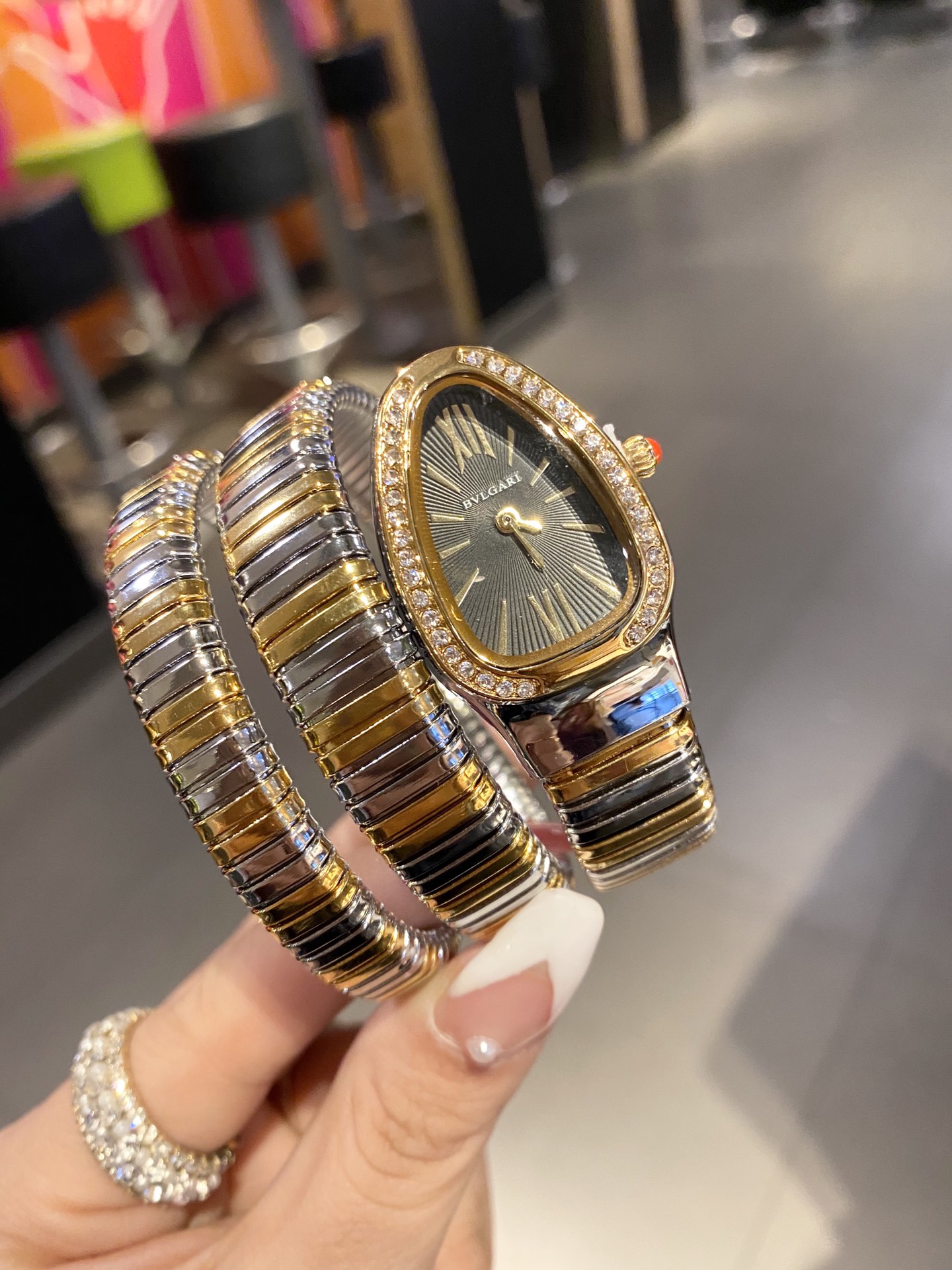 【18-22日にお届け】BVLGARI レディース  腕時計  